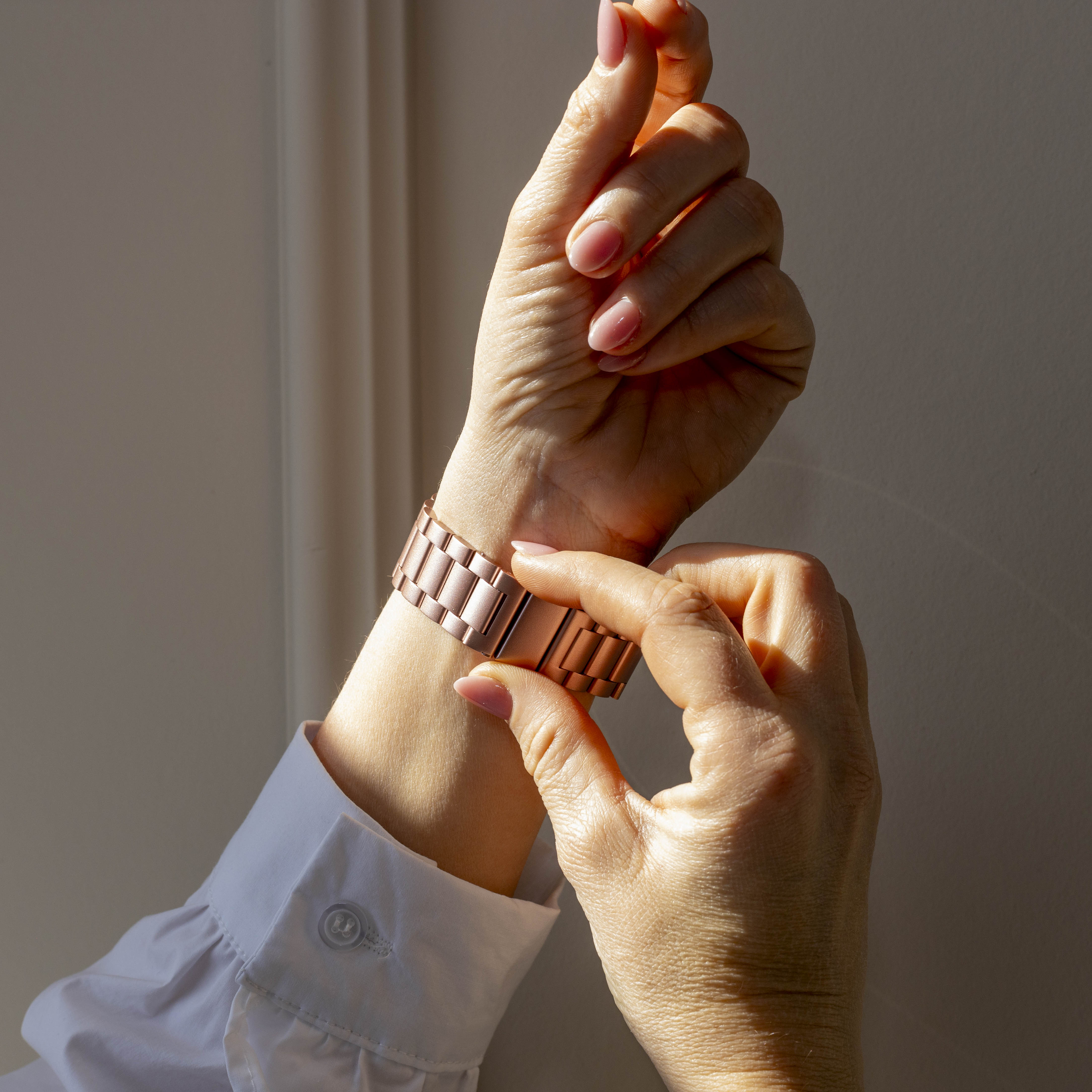 Samsung Galaxy Watch 6 - 44mm Steel Strap (Pink)