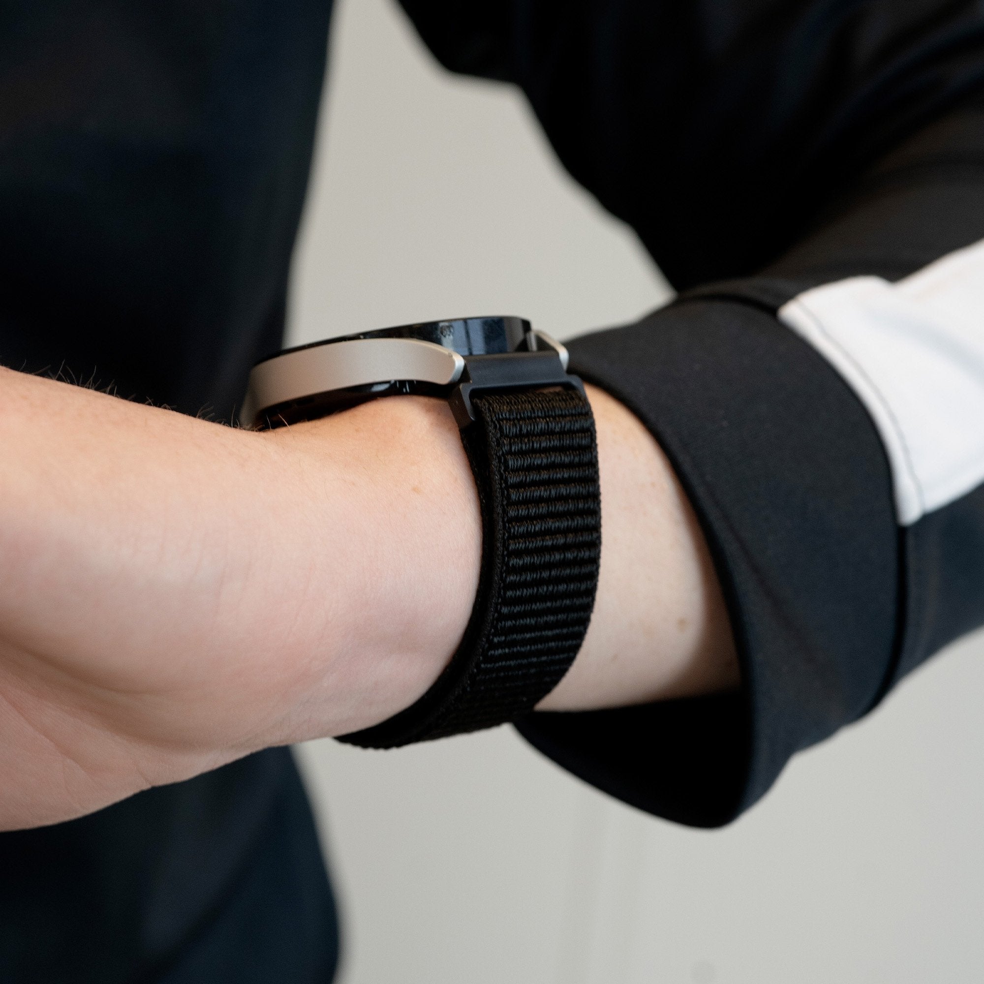 Bandz Garmin Venu 2 Nylon Loop Armband (Schwarz)