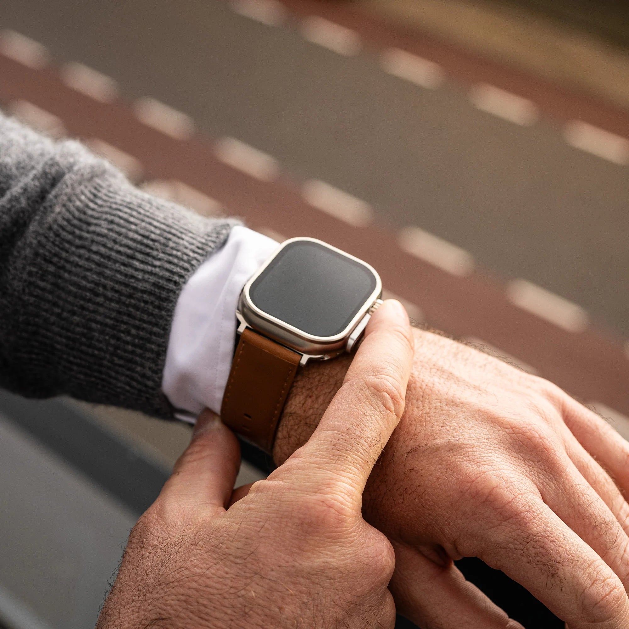 Bandz Apple Watch Leather Strap 'Classic' (Light Brown)