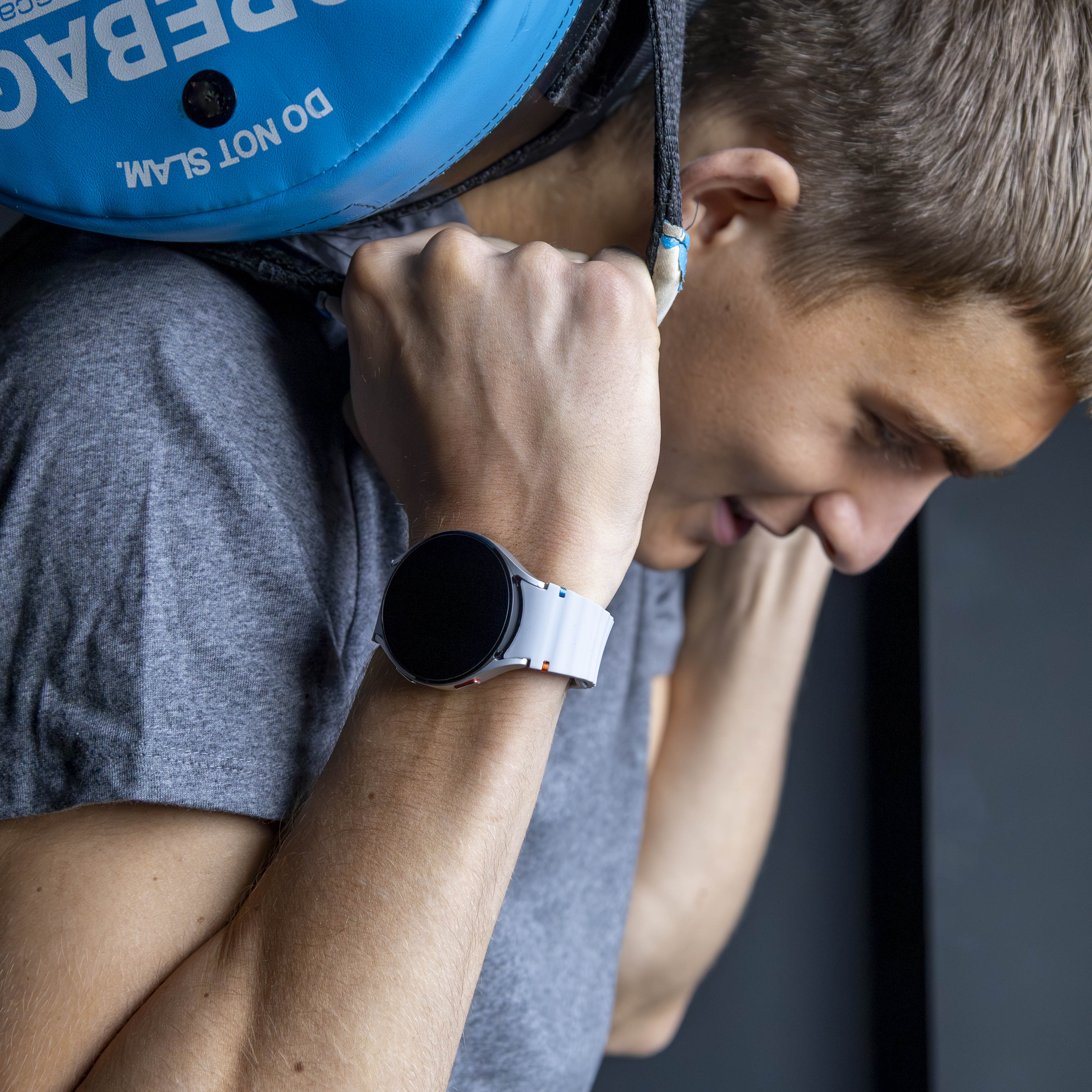 Samsung Galaxy Watch 6 Classic 43mm Wave Strap (Light Gray)