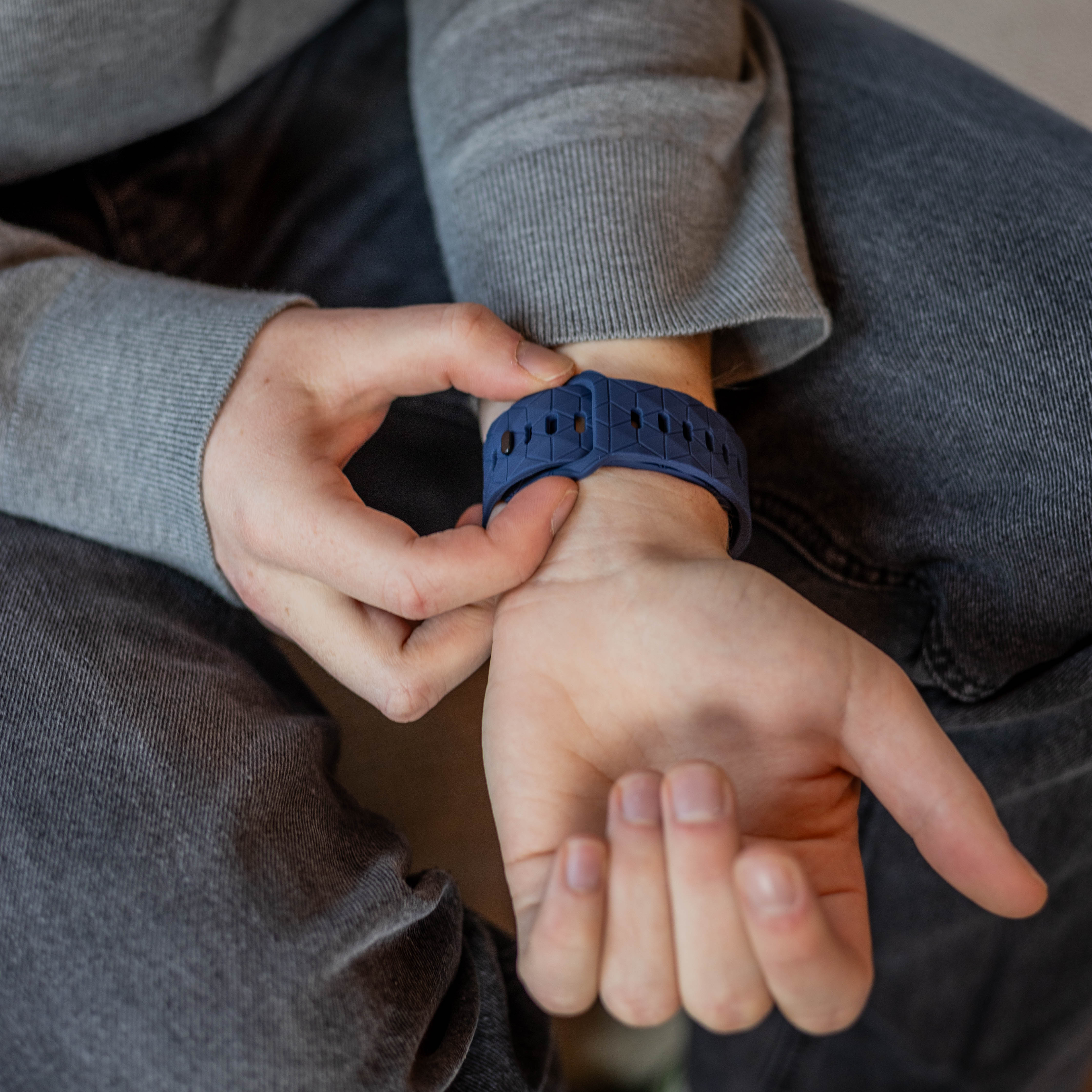 Bandz Samsung Galaxy Watch Ultra Silikonarmband 'Hexagons' (Dunkelblau)