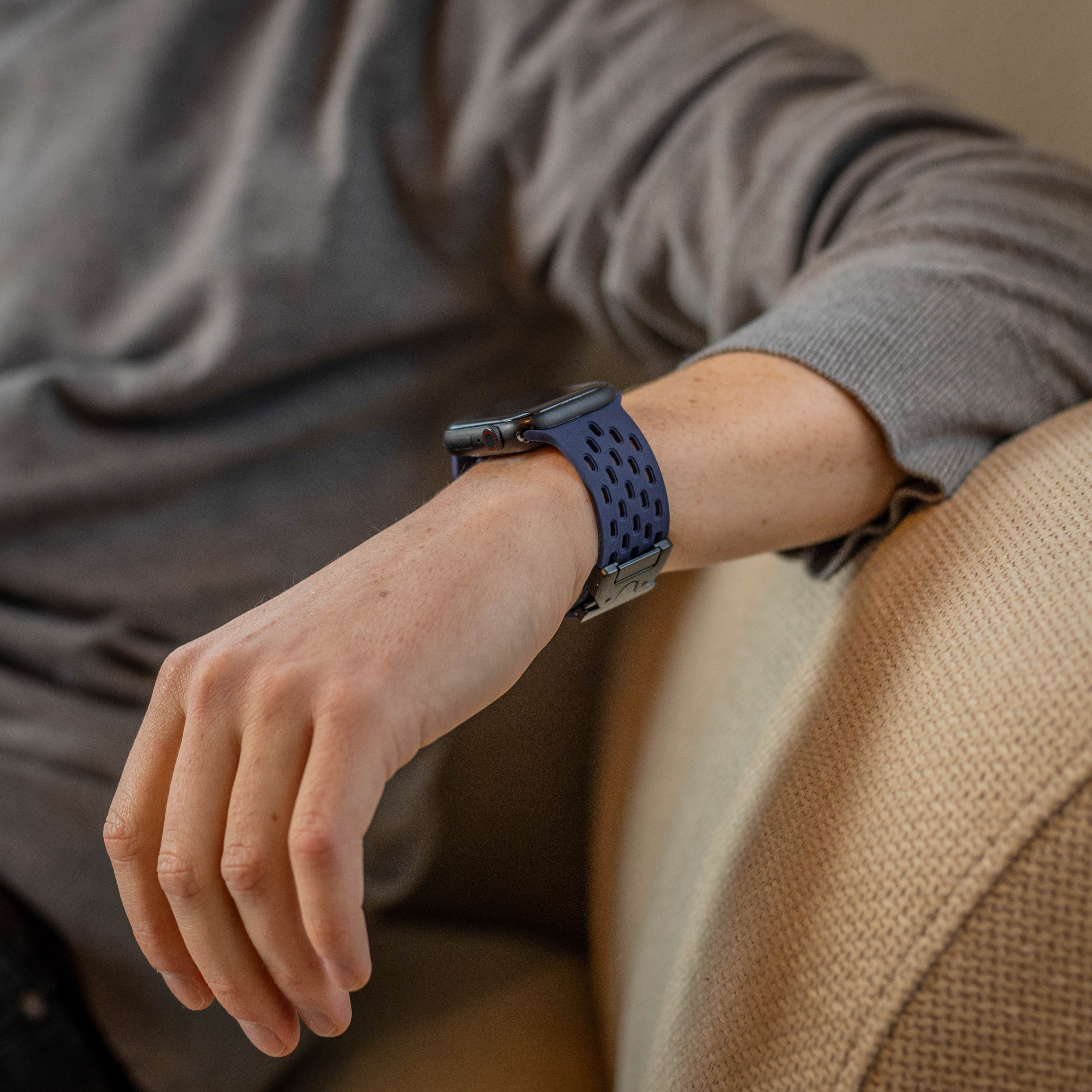 Apple Watch Silikonarmband mit P-Schnalle (Dunkelblau)