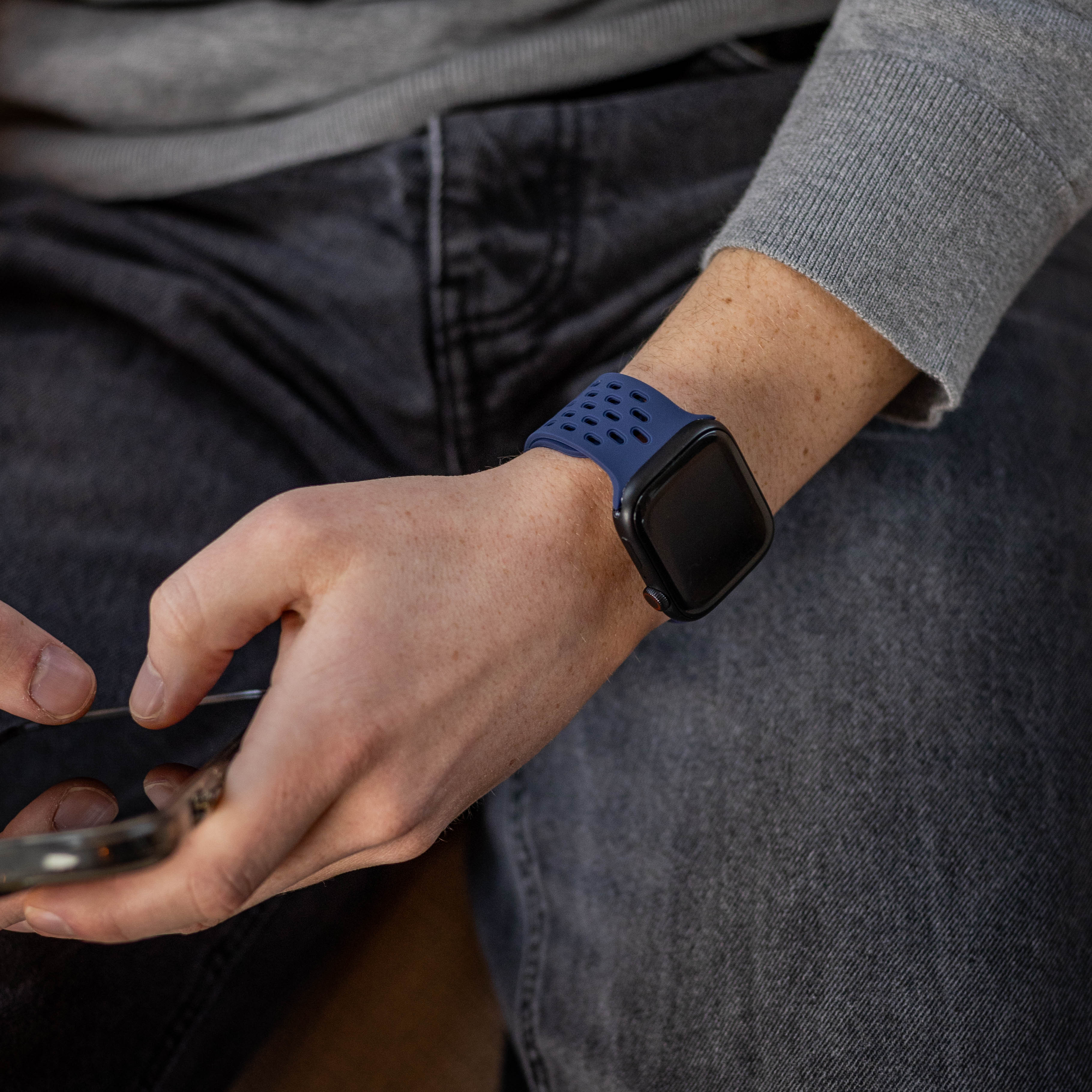 Apple Watch Silikonarmband mit P-Schnalle (Dunkelblau)