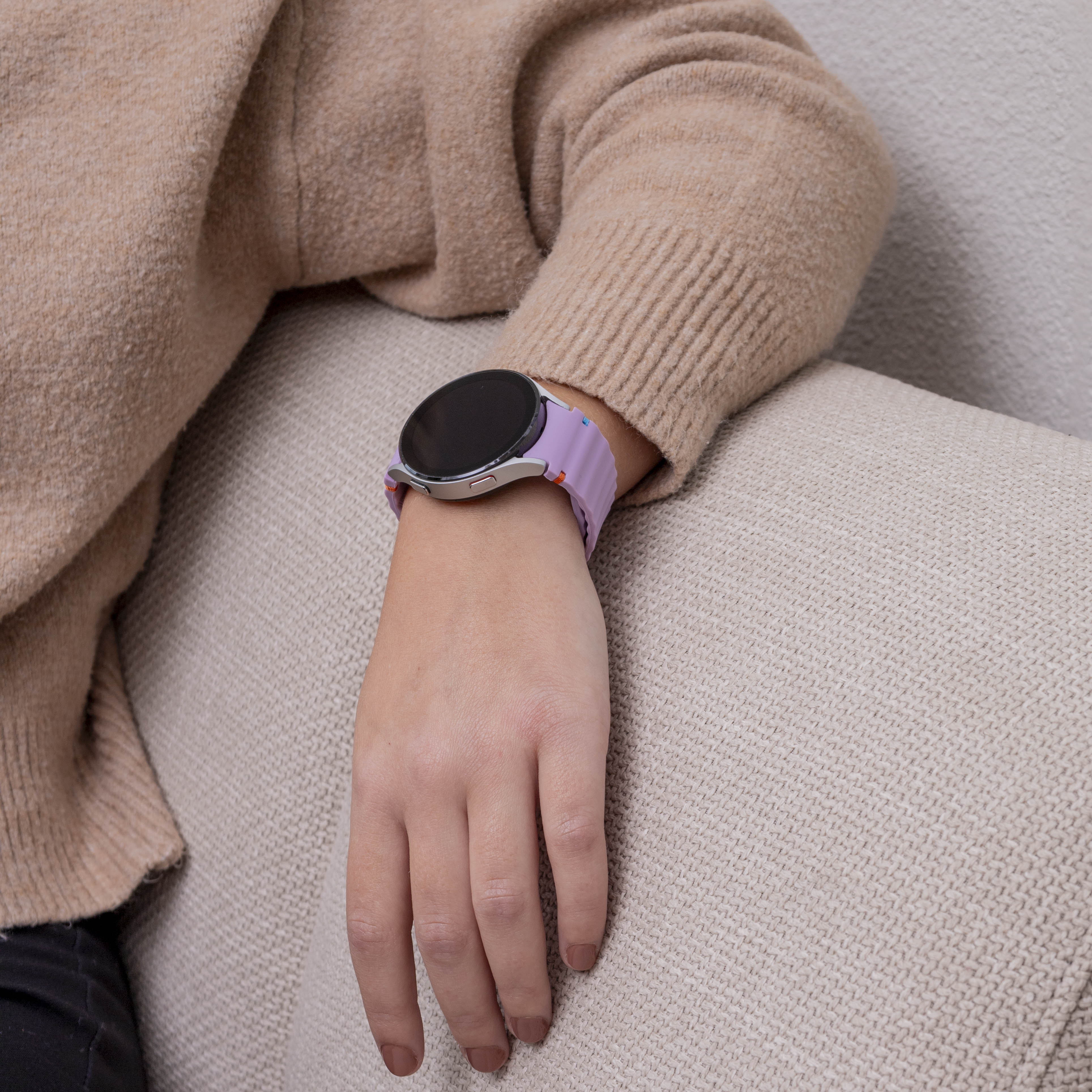 Samsung Galaxy Watch Fe mit wellenförmigem Armband (Lavendel)