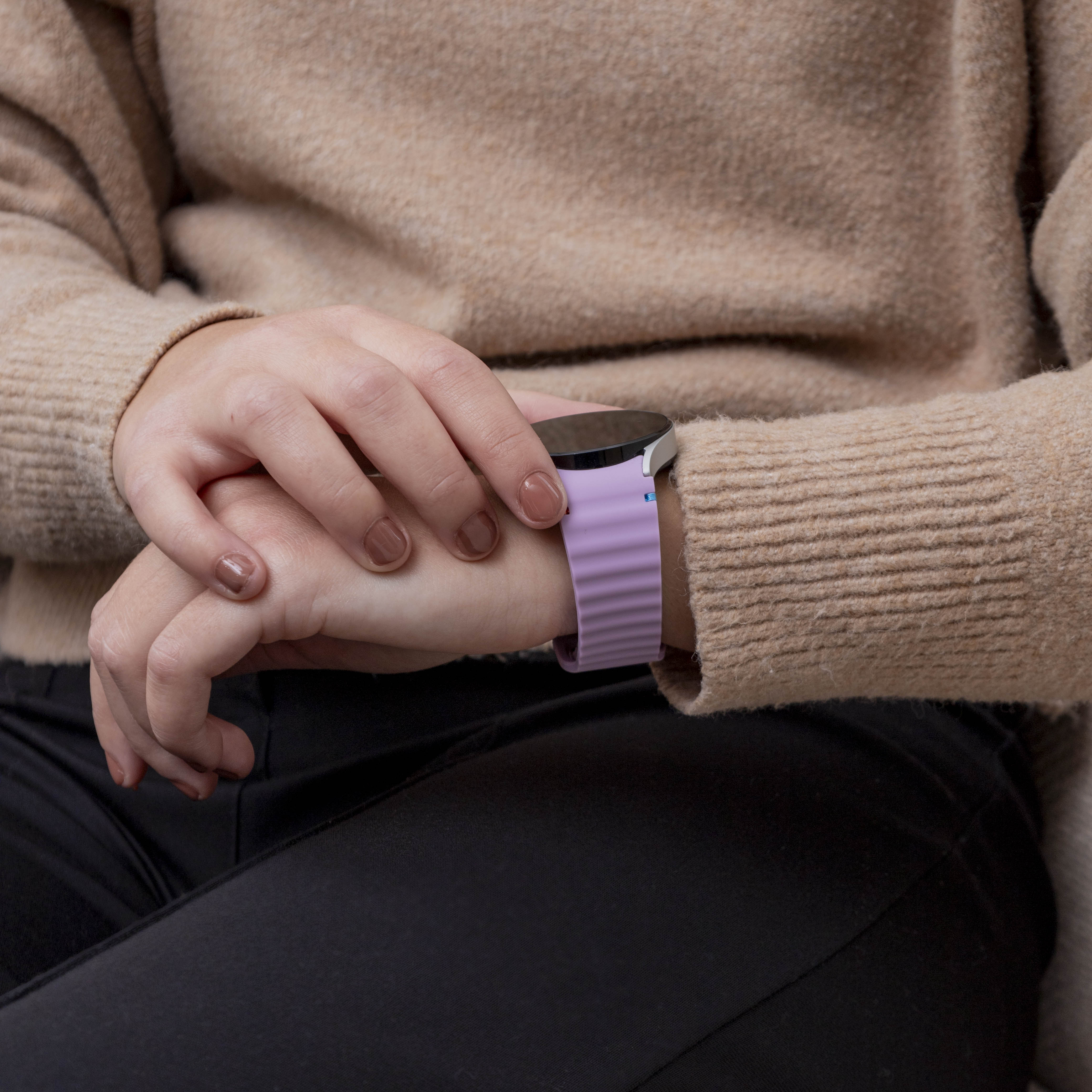 Samsung Galaxy Watch Fe mit wellenförmigem Armband (Lavendel)