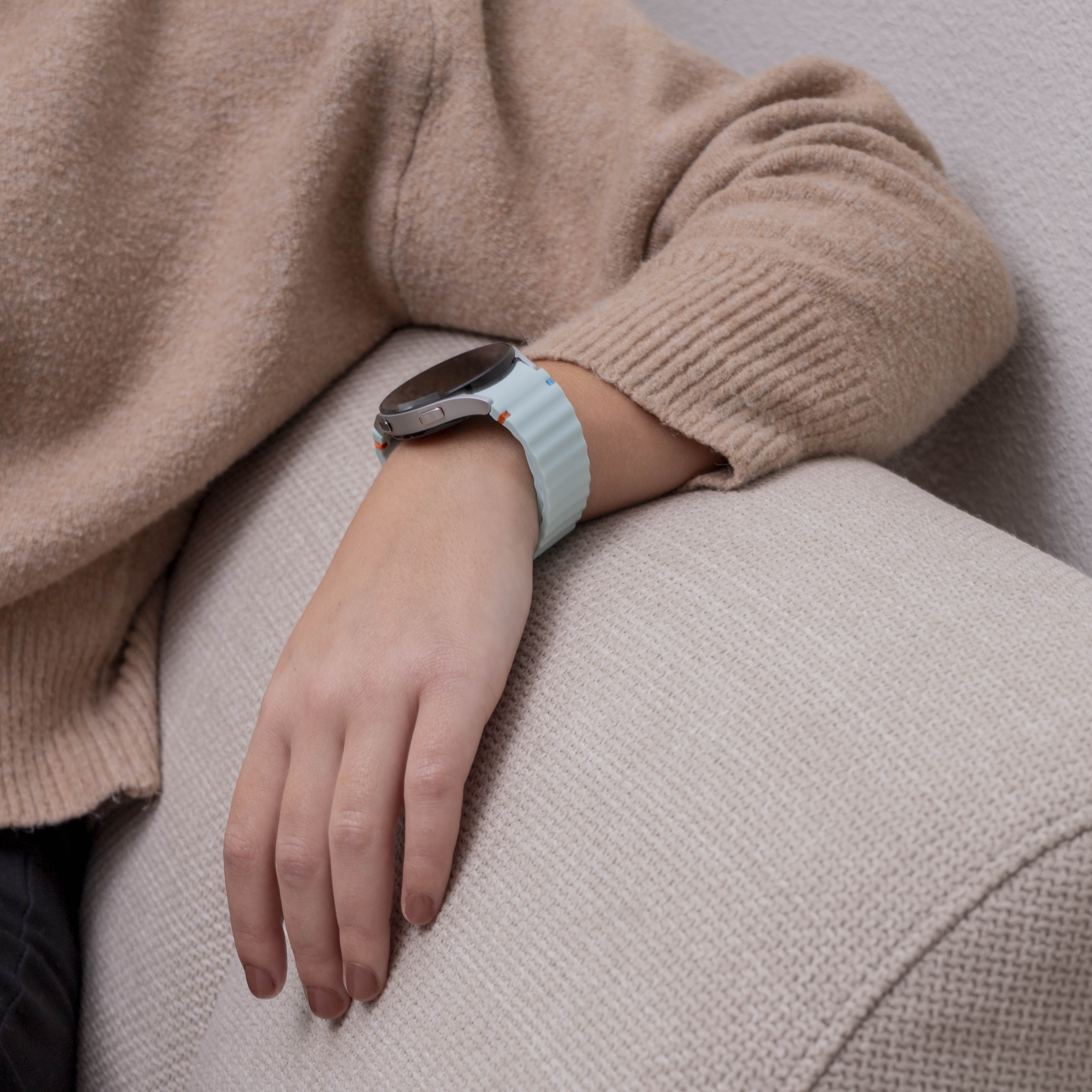 Samsung Galaxy Watch 4 40mm mit wellenförmigem Armband (Hellgrün)