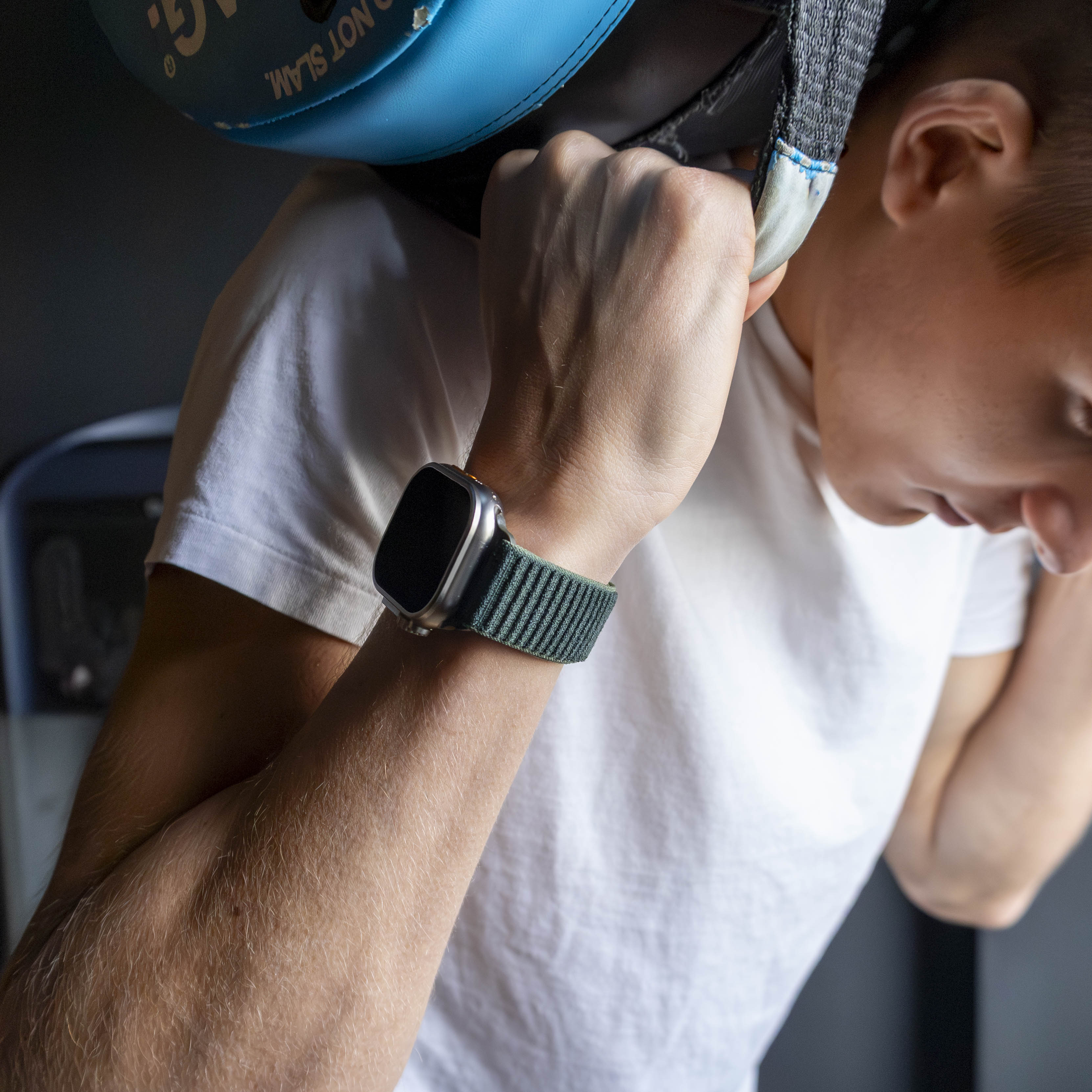 Strap-it Apple Watch Wave Nylonarmband (Dunkel Grün)