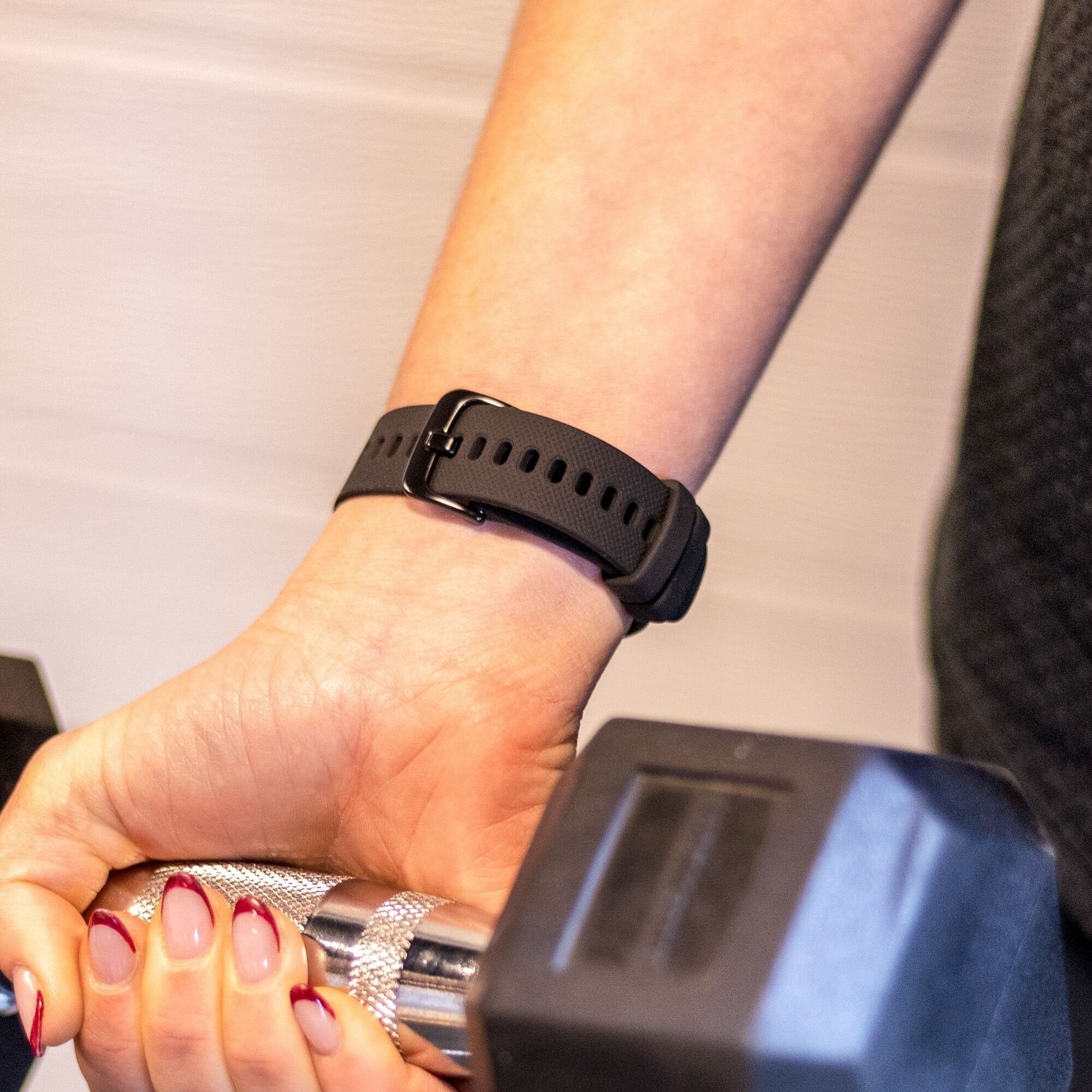 Fossil Gen 6 (42 mm) Silikonarmband (Schwarz)