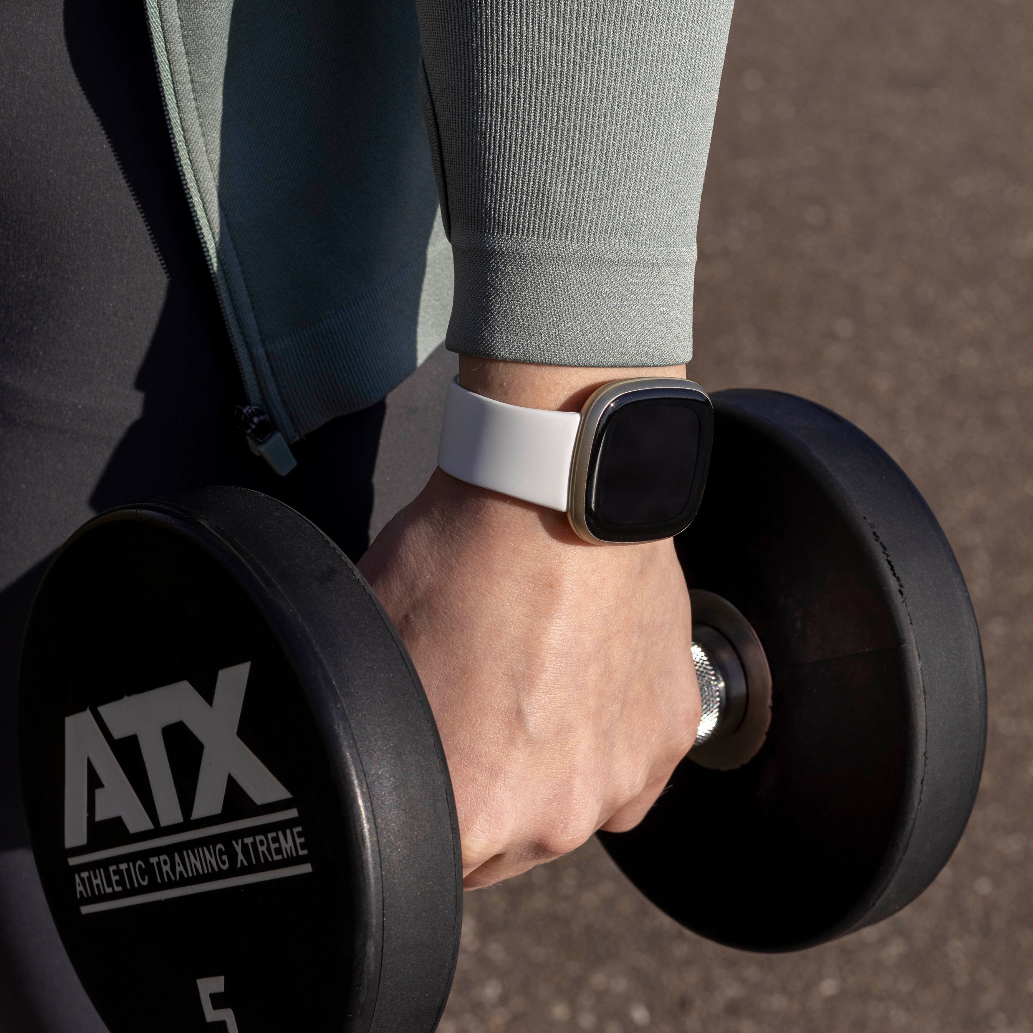 Fitbit Versa 4 Silikonarmband Classic (Weiß)