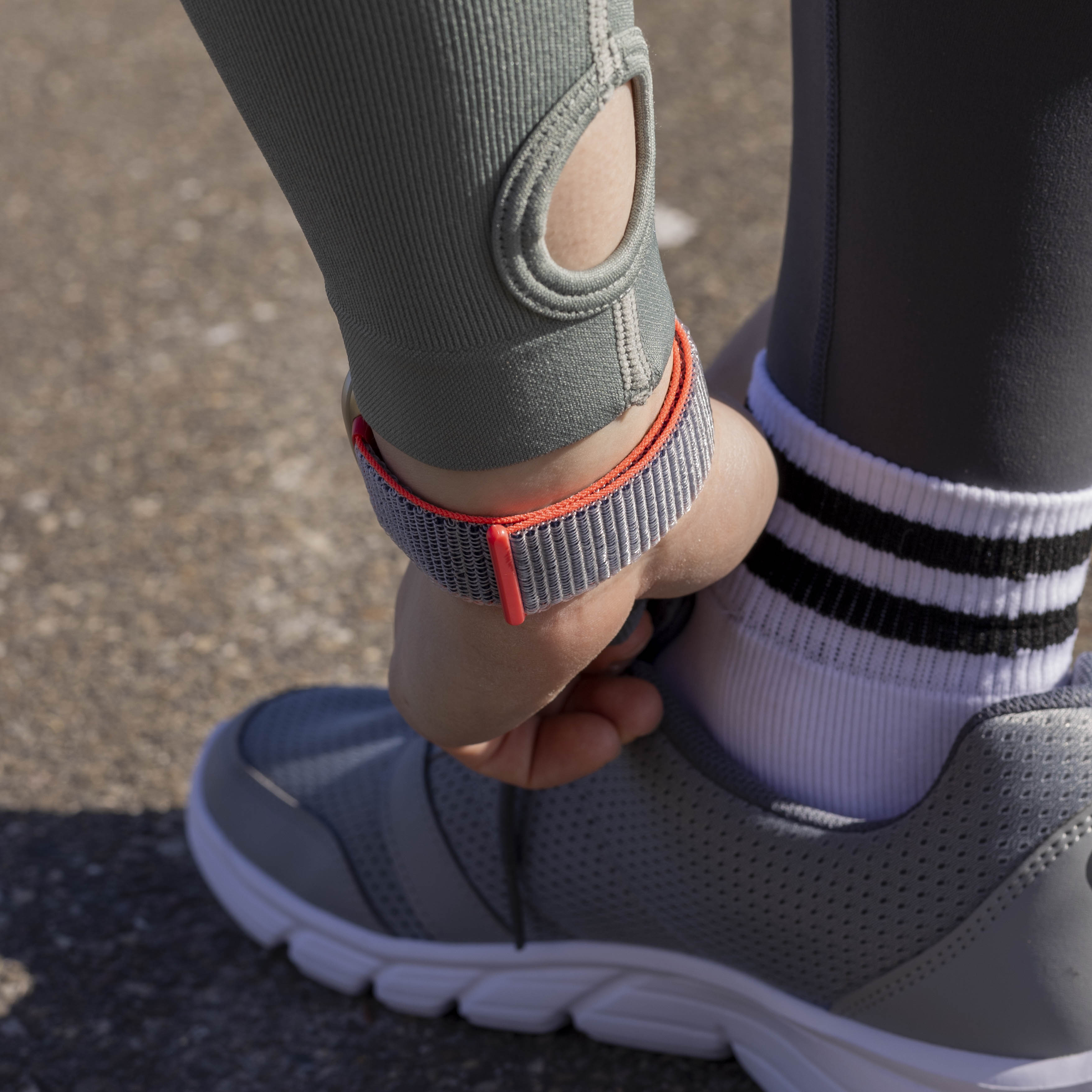 Fitbit Versa 3 Nylonarmband (Helles Pulver)