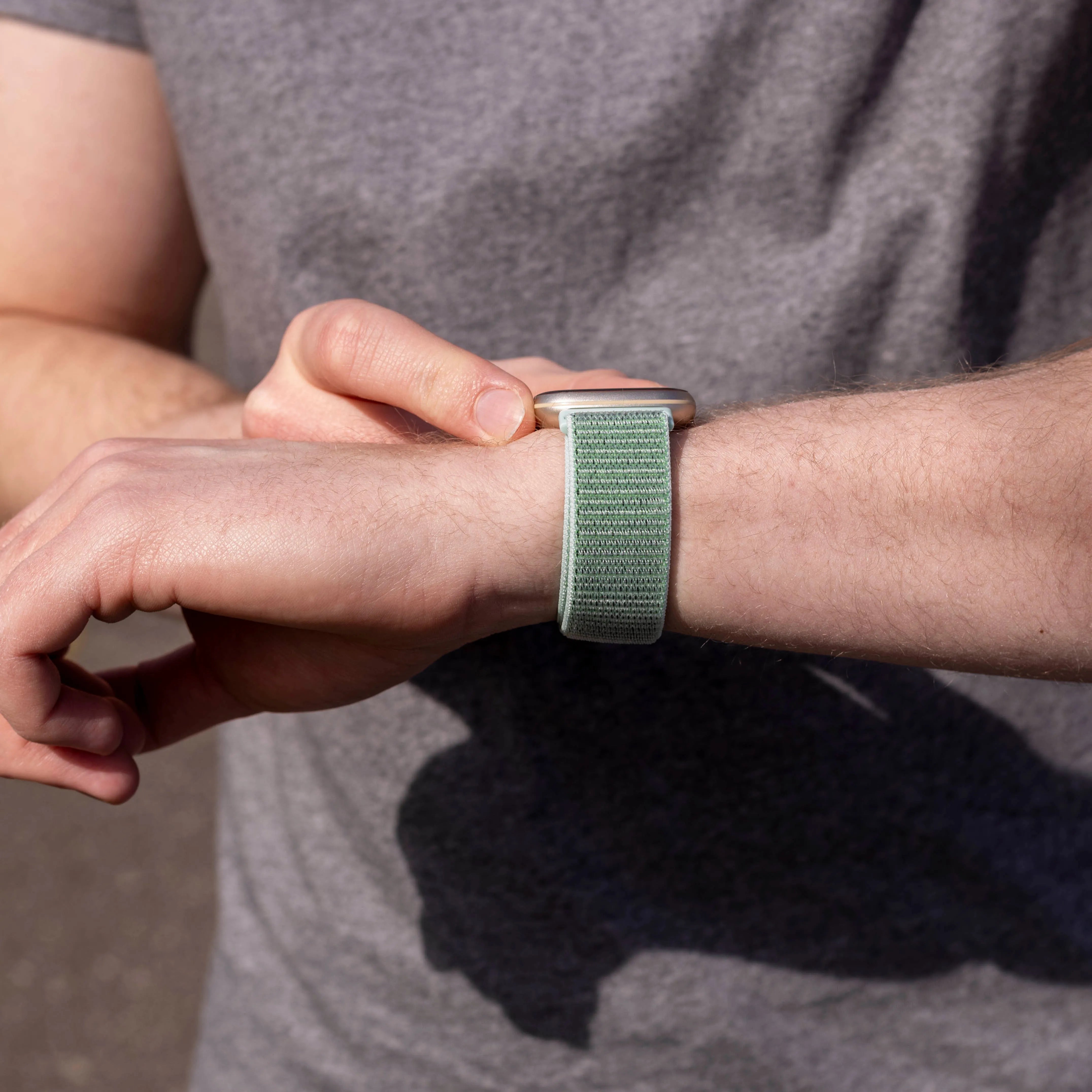 Correa nylon Fitbit Sense (verde menta)
