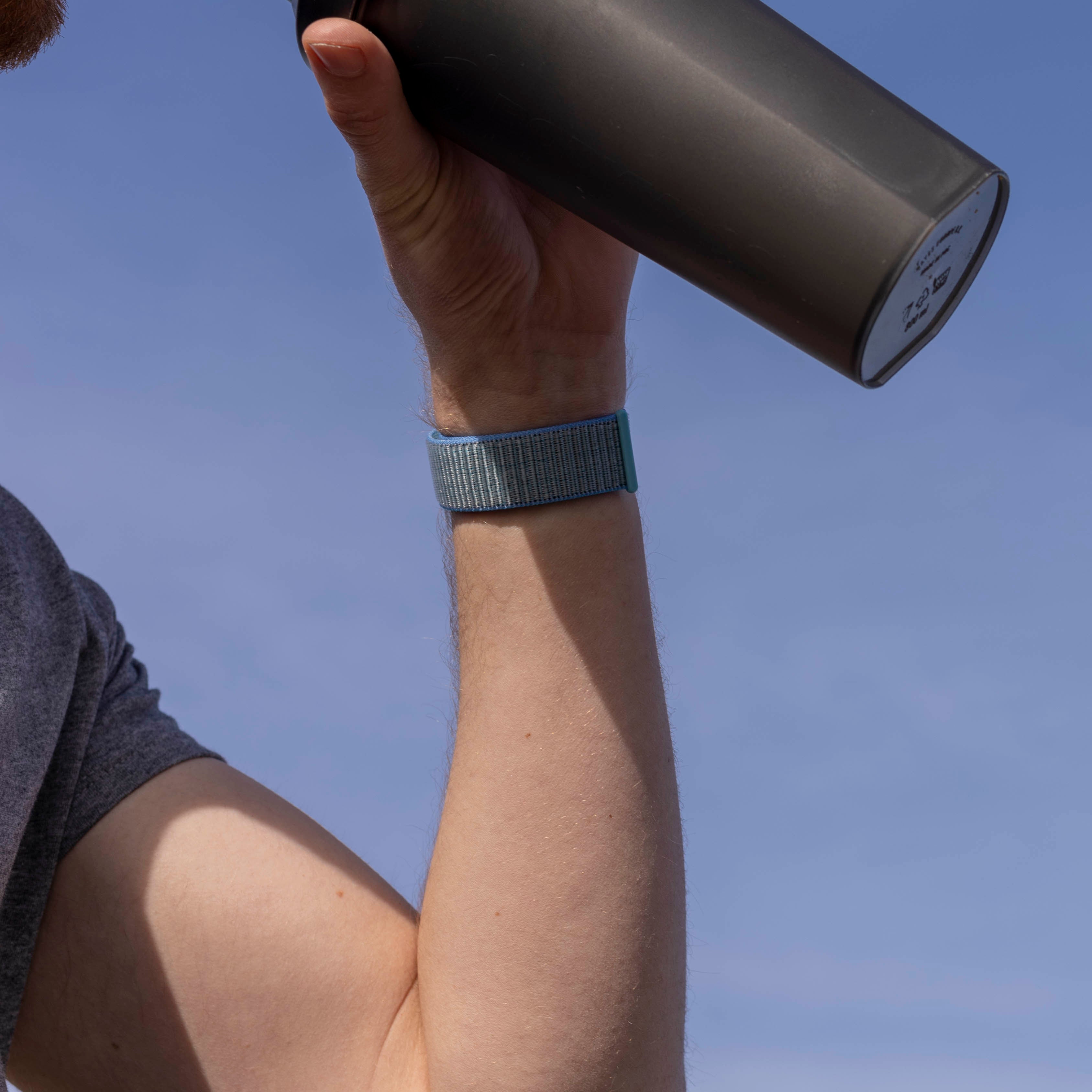 Fitbit Versa 3 Nylonarmband (Hellblau)