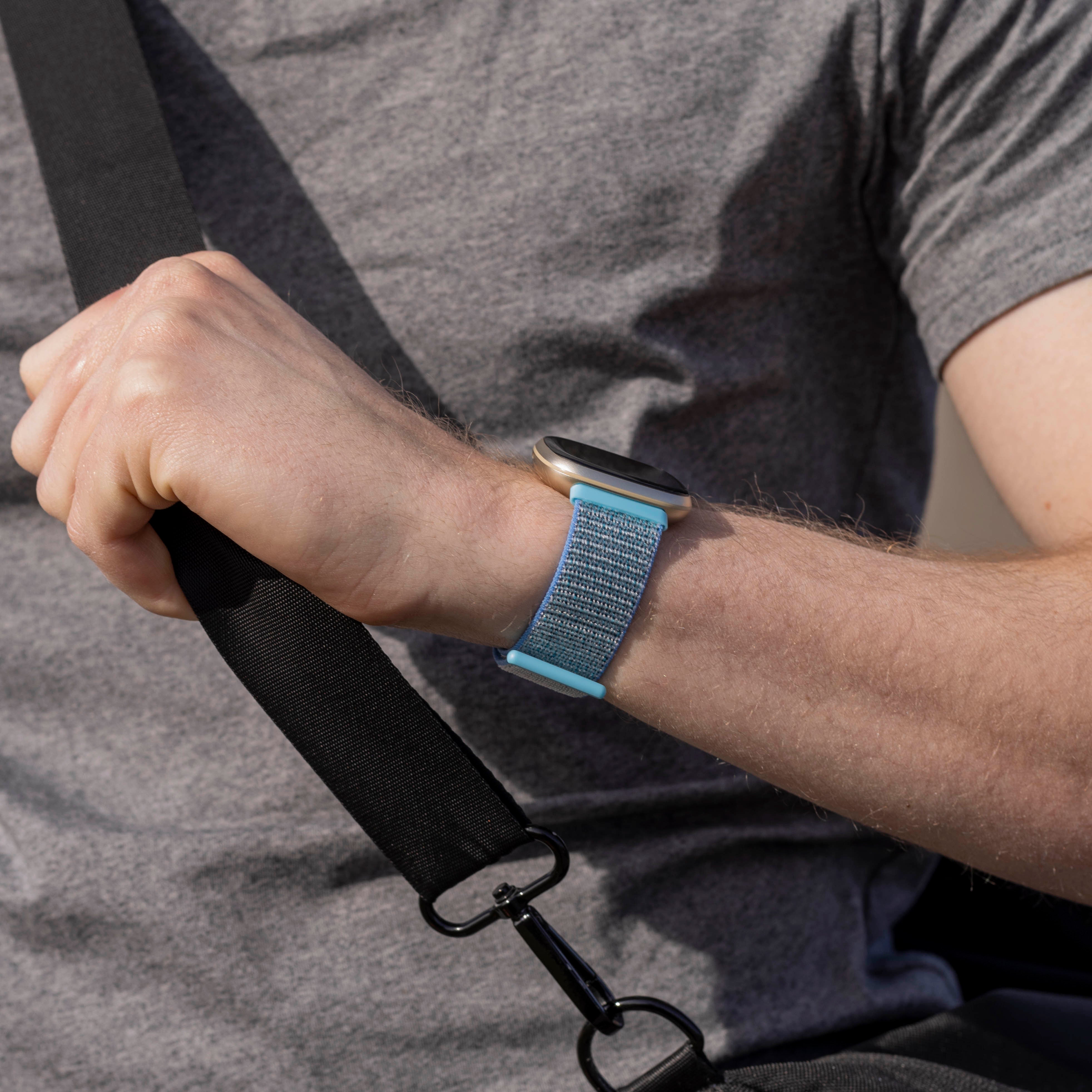 Fitbit Versa 3 Nylonarmband (Hellblau)