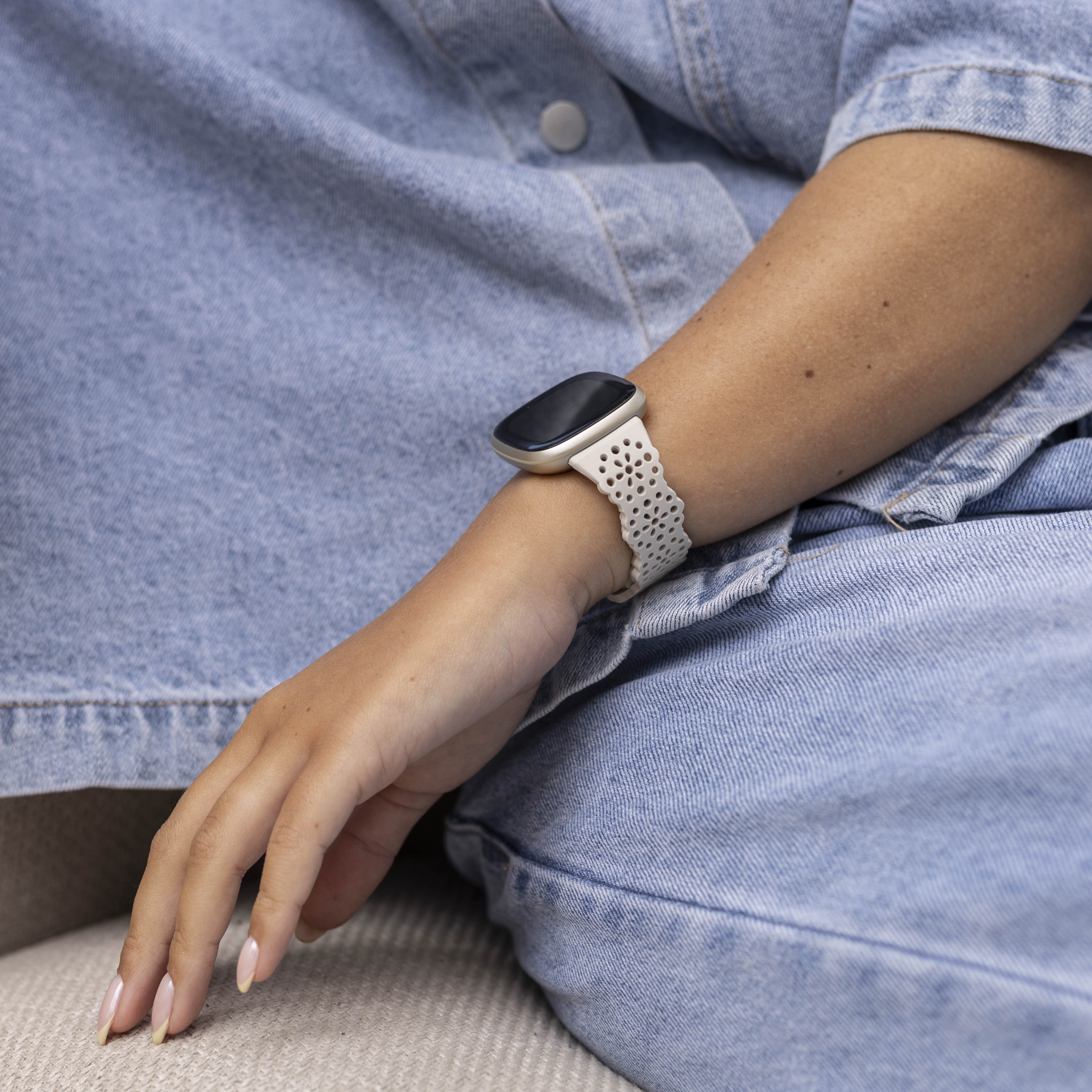 Fitbit Versa 3 Silicone Strap with Pattern (Grey/Pink)