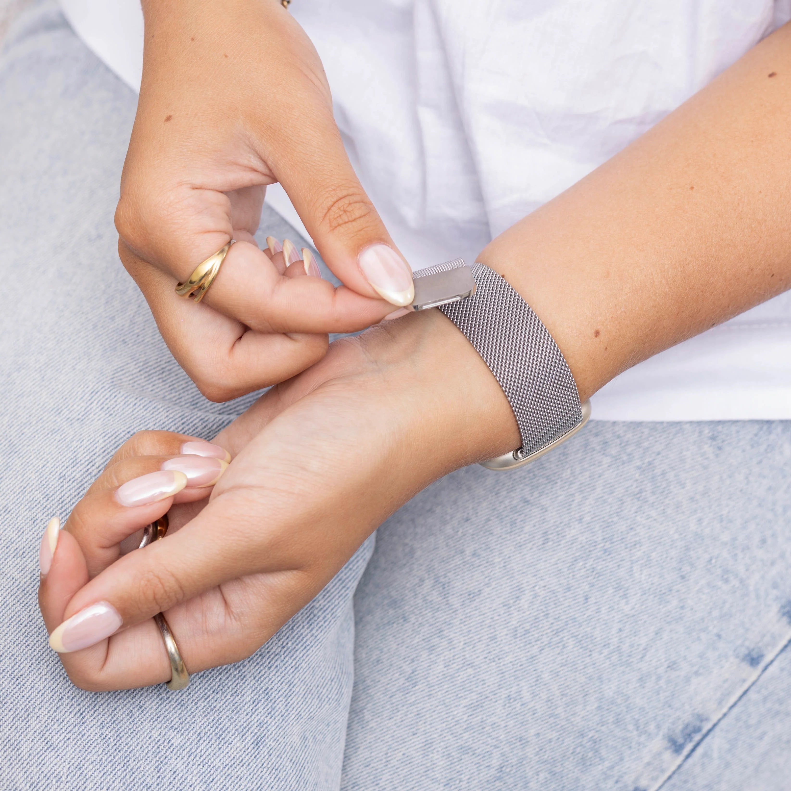 Fitbit Versa 4 Milanese Strap (Silver)