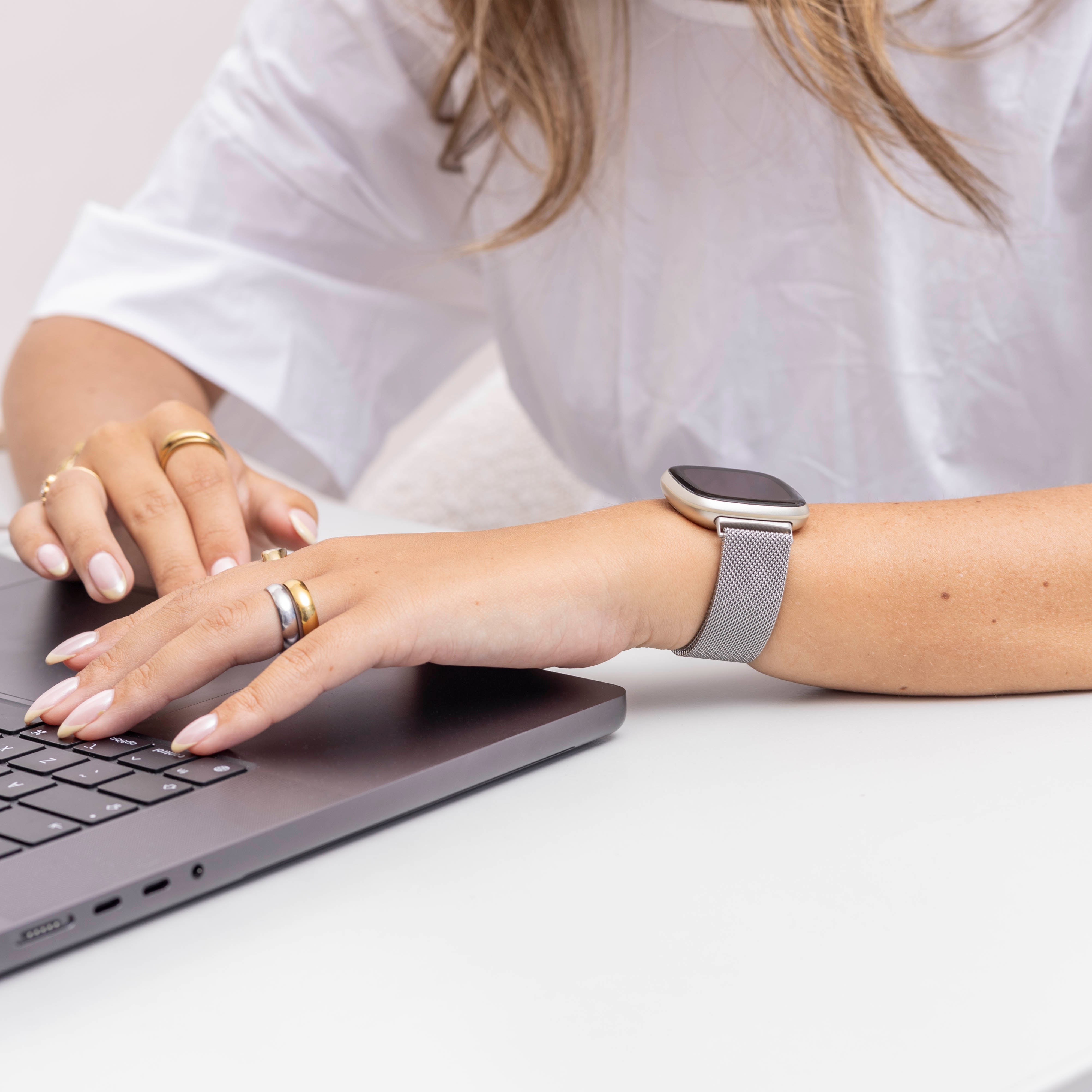 Fitbit Versa 3 Milanese Armband (Silber)