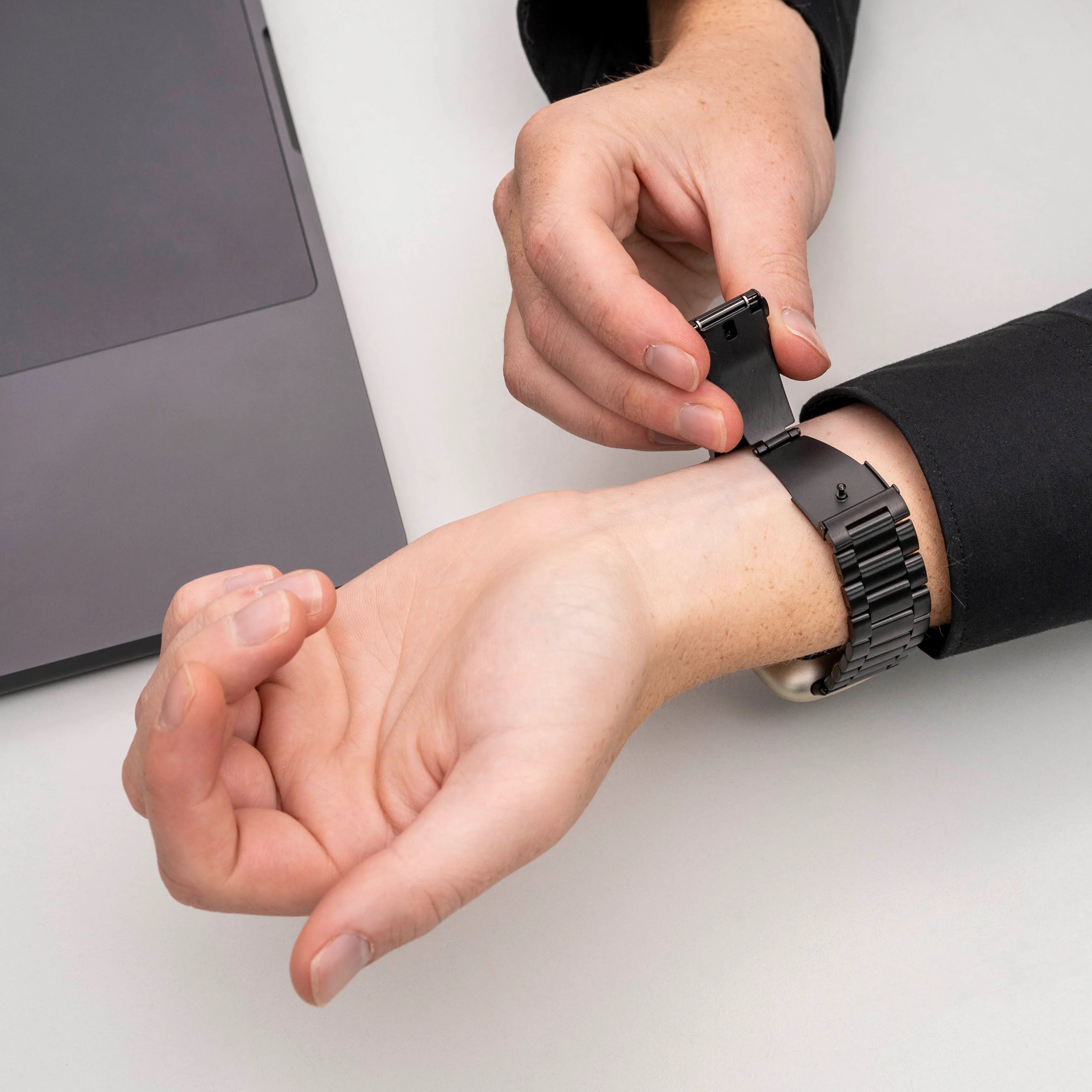 Fitbit Versa 4 Steel Strap (Black)