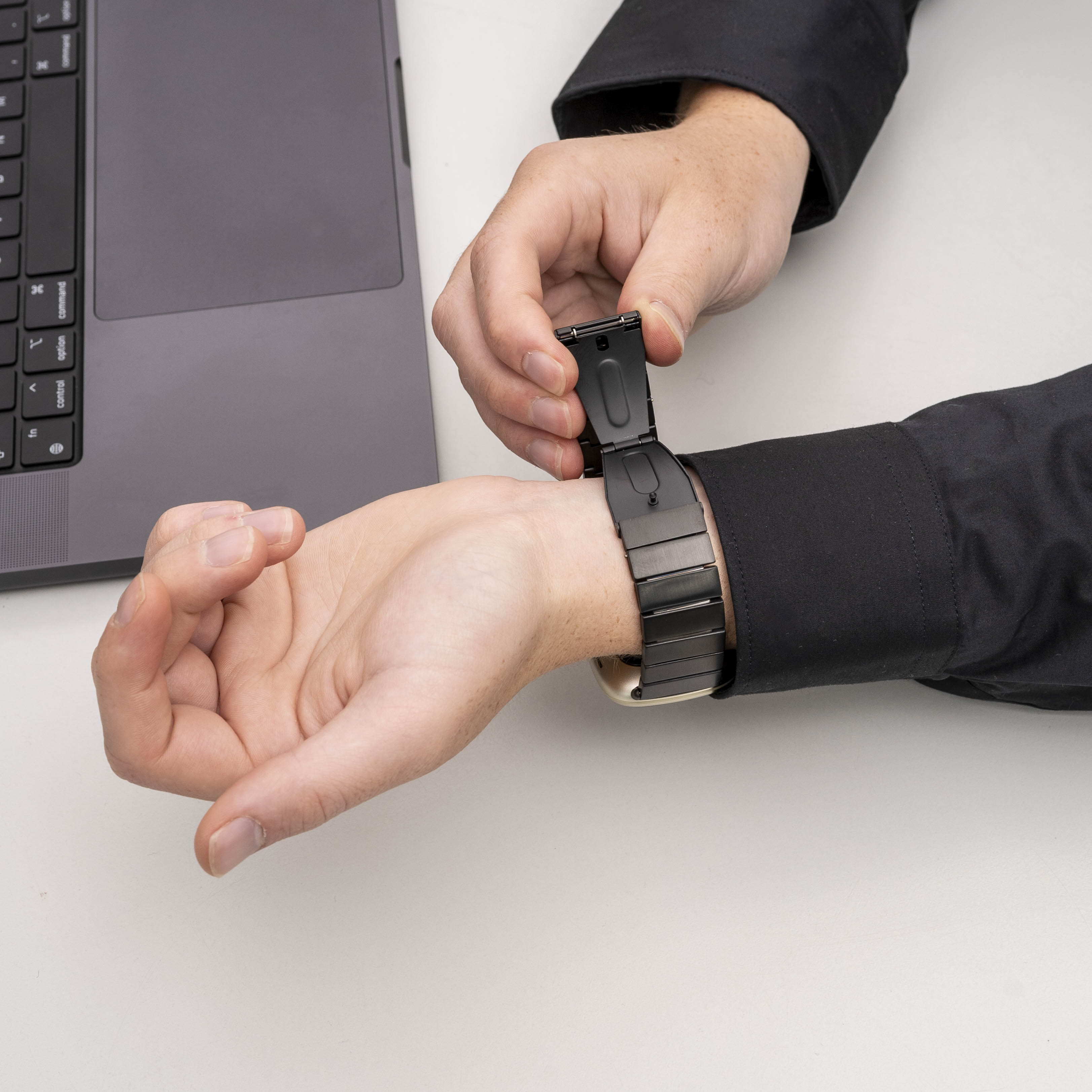 Fitbit Versa 3 Armband Metall (Schwarz)