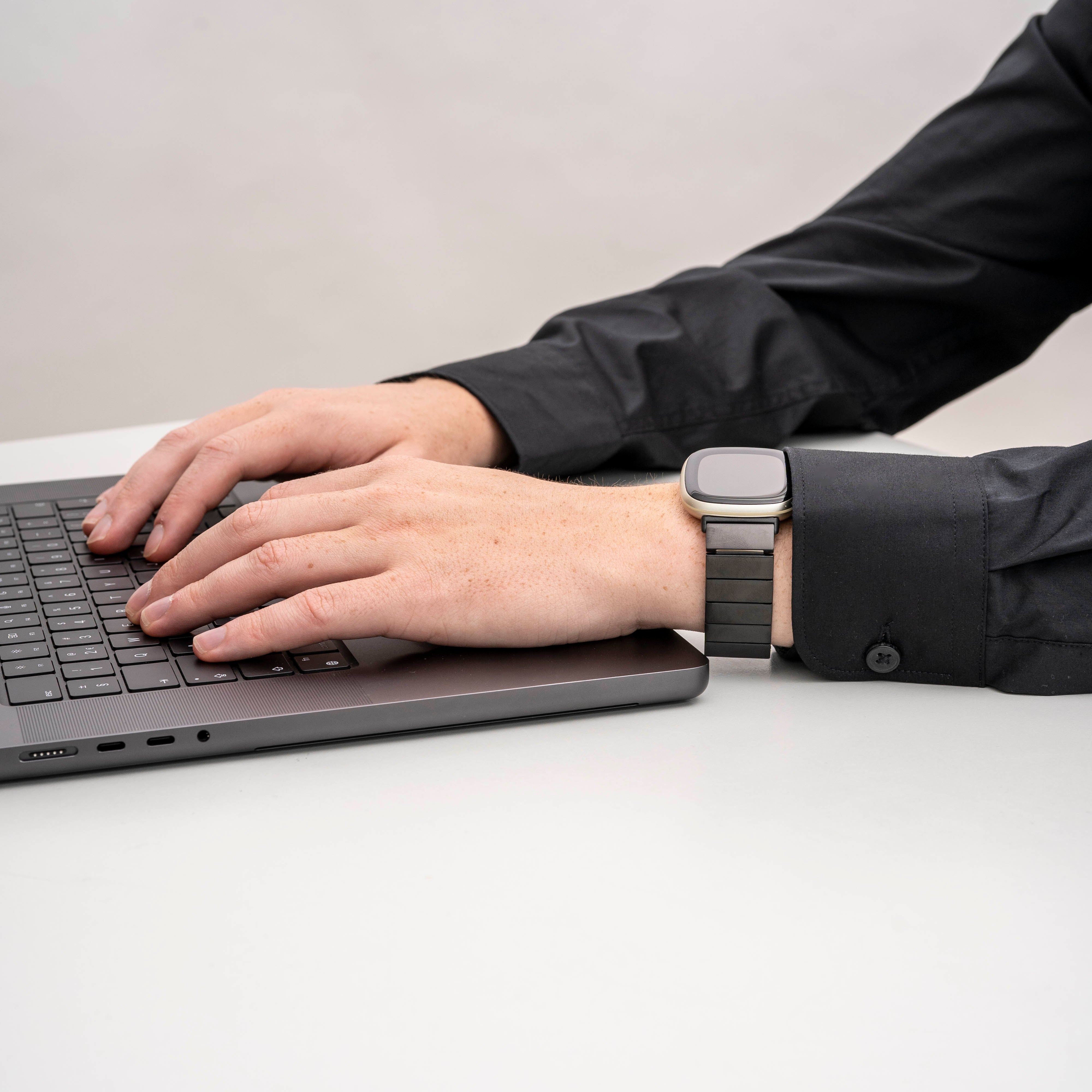 Fitbit Versa 3 Armband Metall (Schwarz)