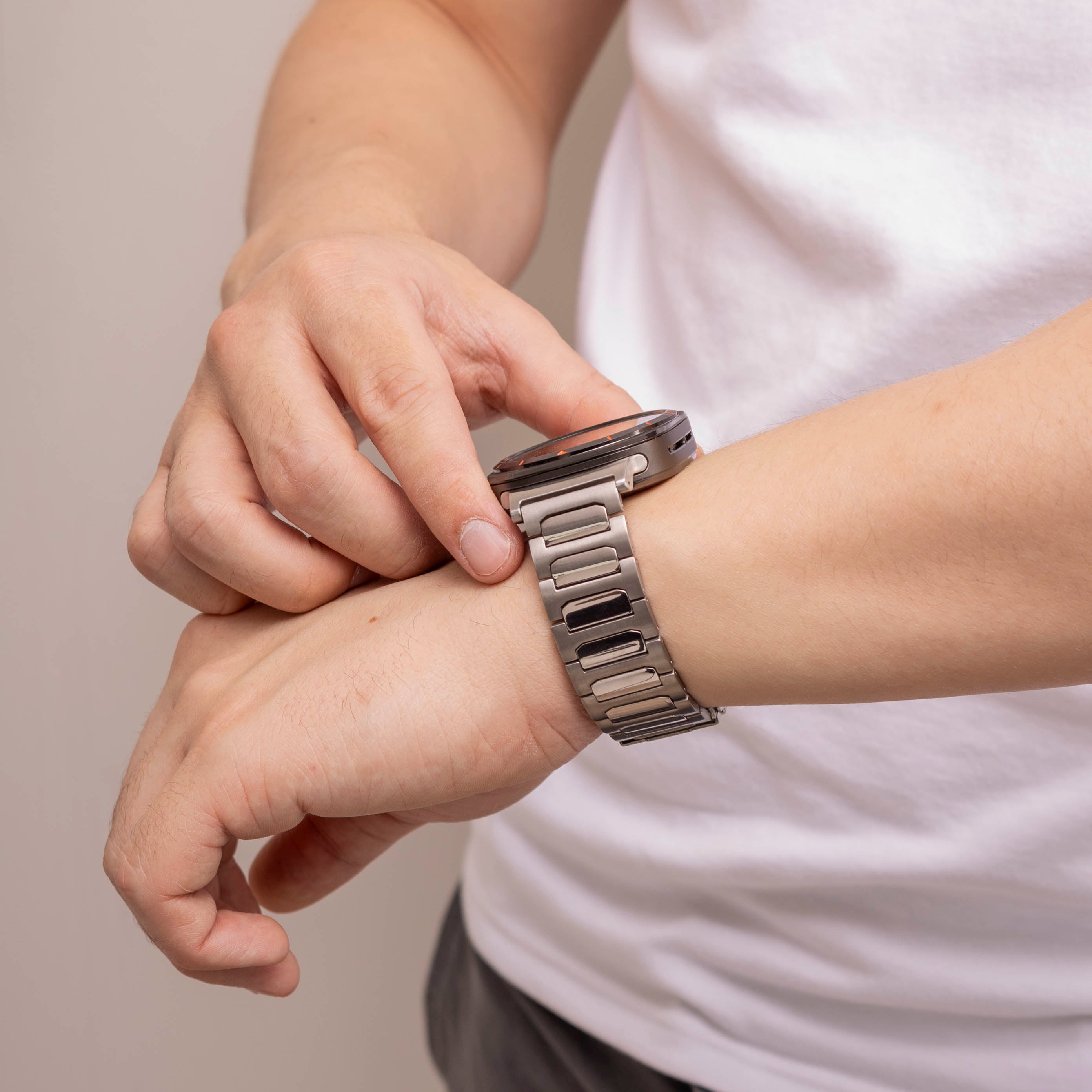 Bandz Samsung Galaxy Watch Ultra Titan Armband 'Deluxe' (Silber)