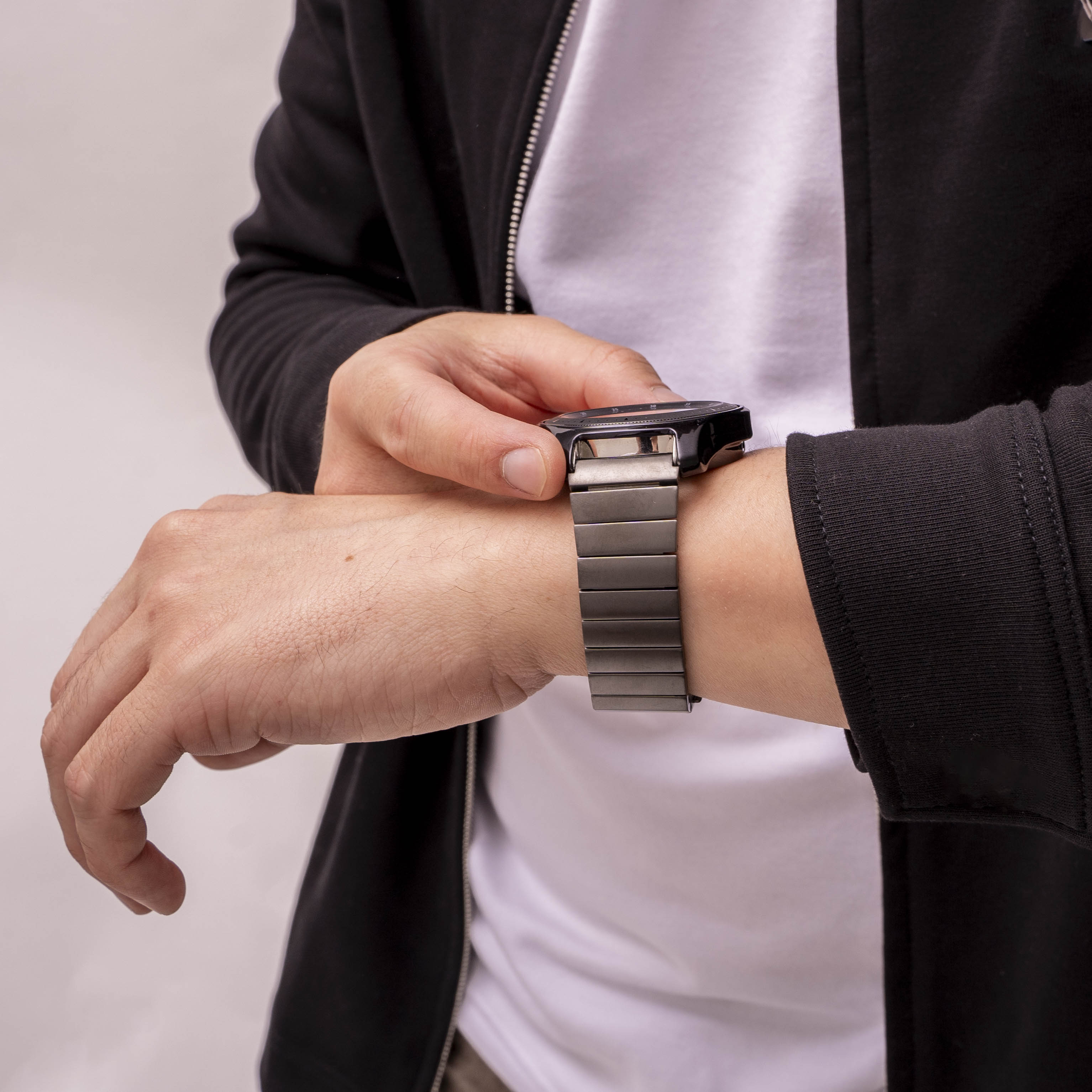 Samsung Galaxy Watch 46mm Luxus-Titanarmband (Graphit)