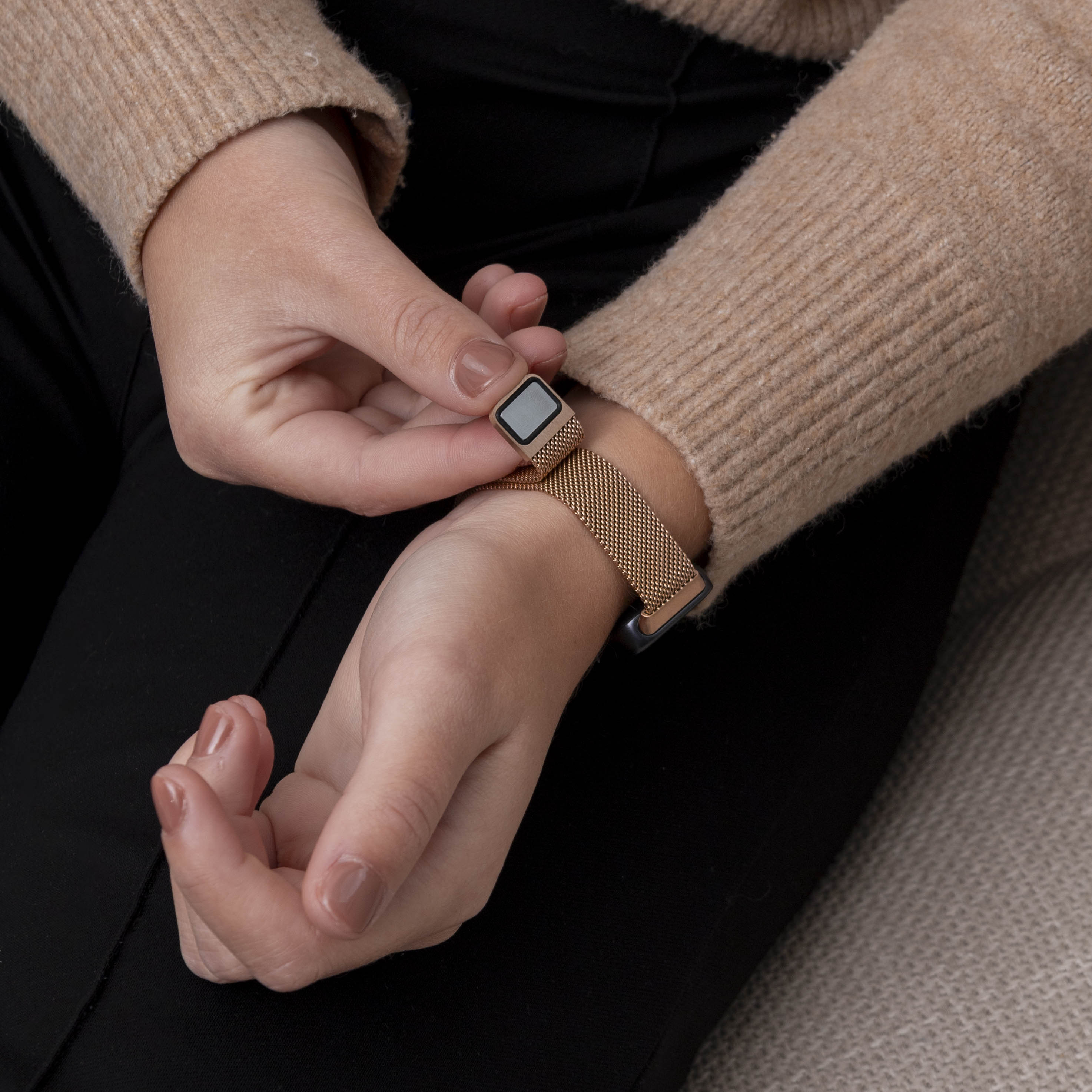 Huawei Band 8 Milanese Strap (Rose Gold)