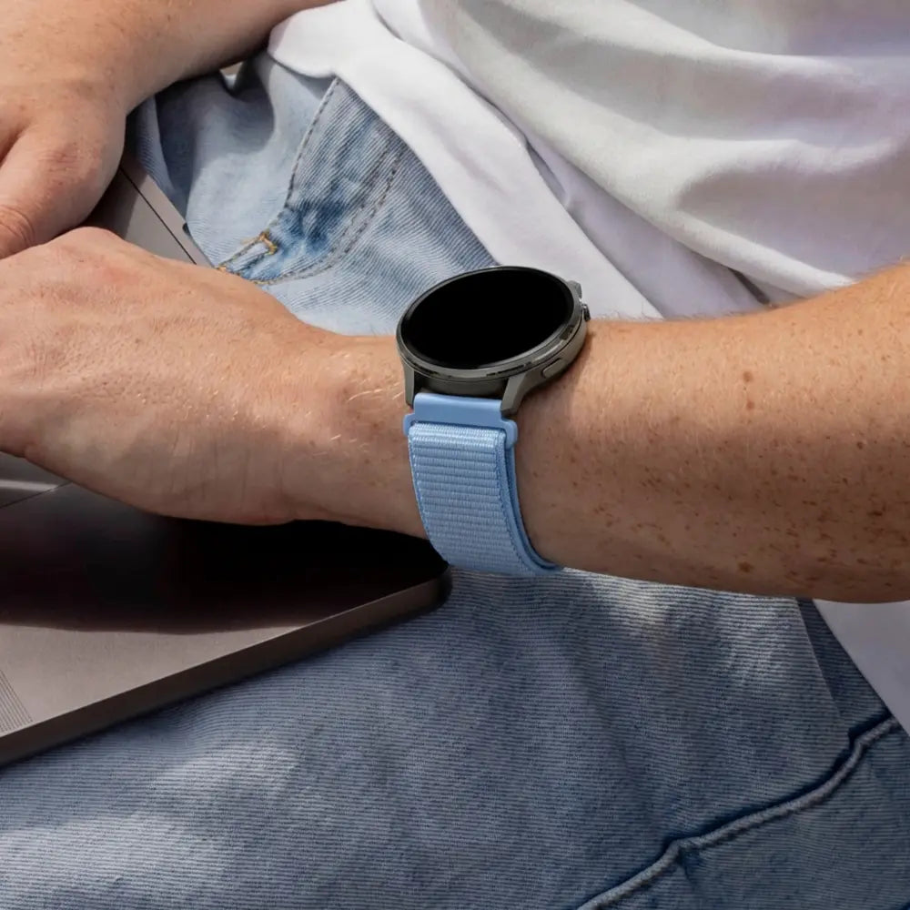 Bandz Garmin Venu 4 - 41mm nylon band 'Wave' (lichtblauw)