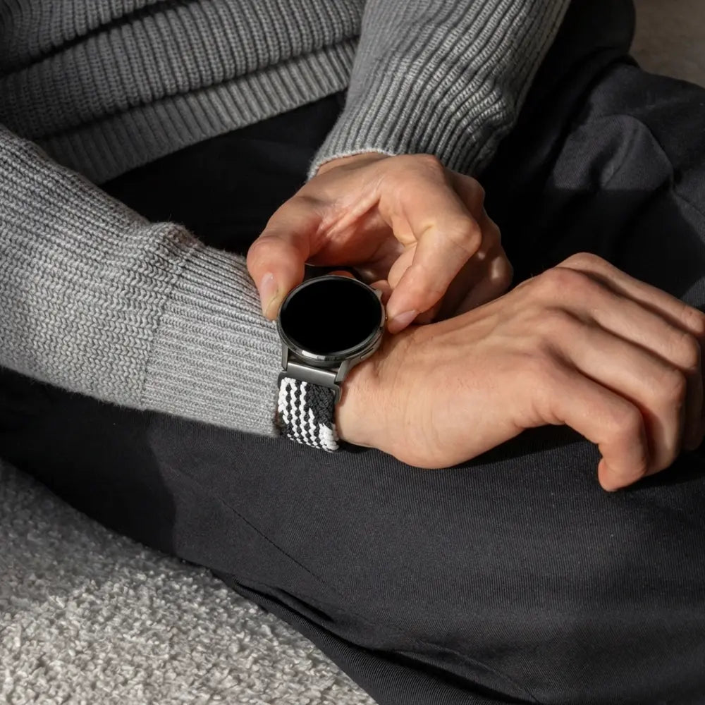 Bandz Garmin Bounce 2 Braided Strap 'Parachute' (Black/White)