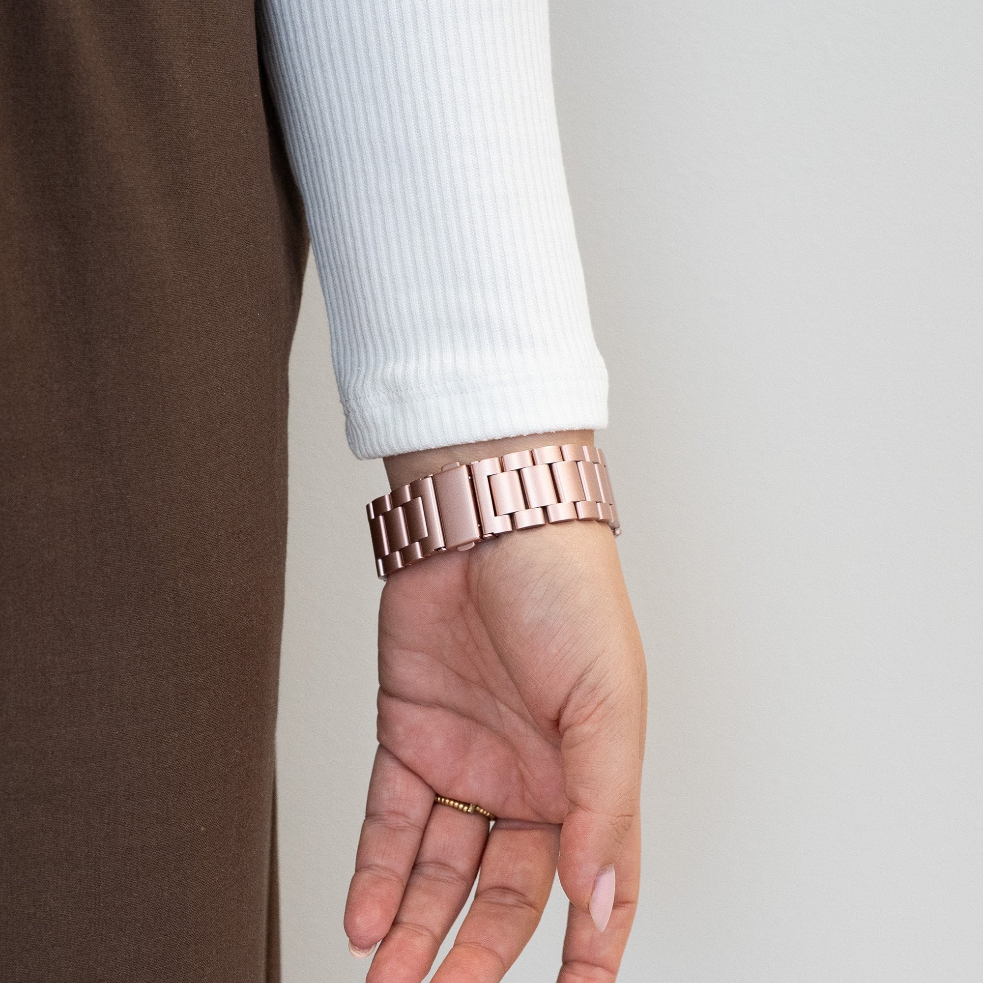 Steel Strap 'Classic', pink, lifestyle photo