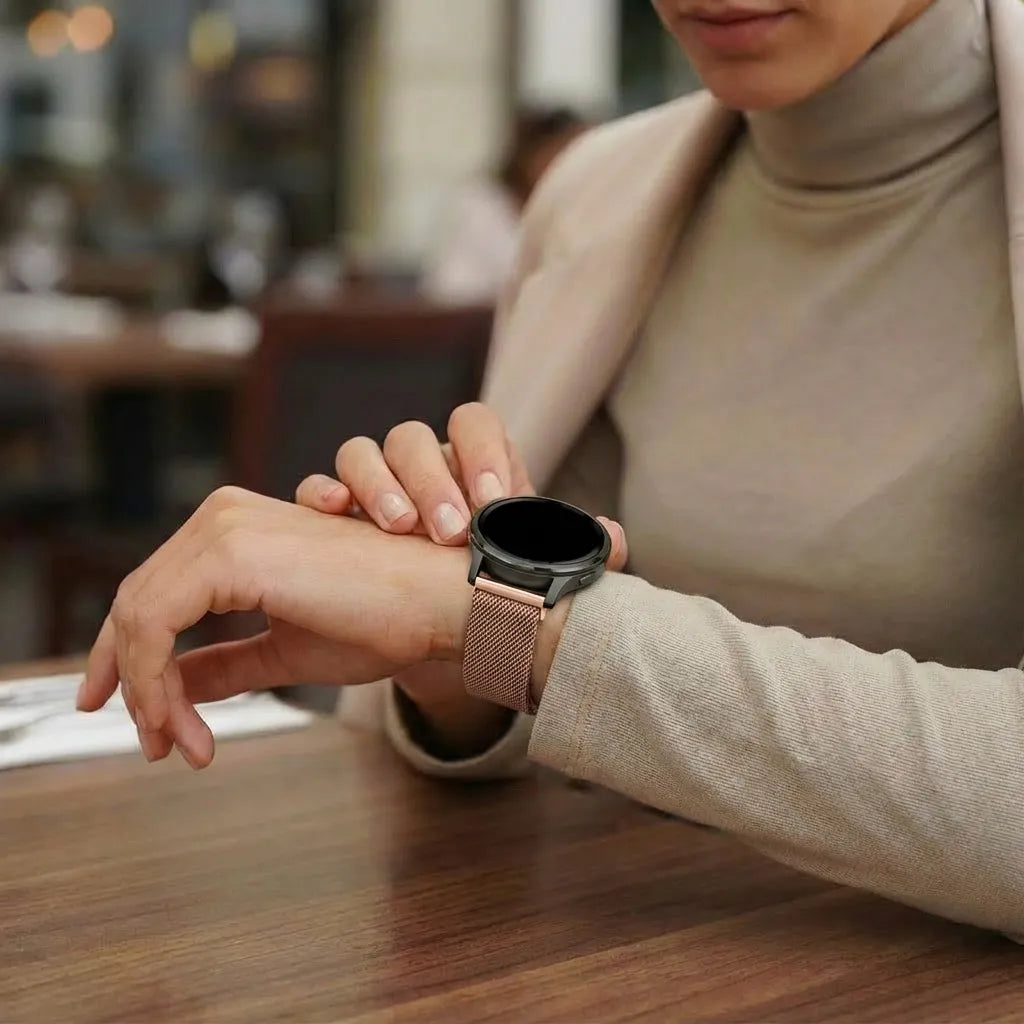 Bandz Garmin Forerunner 265s Milanese loop band (rosé goud)