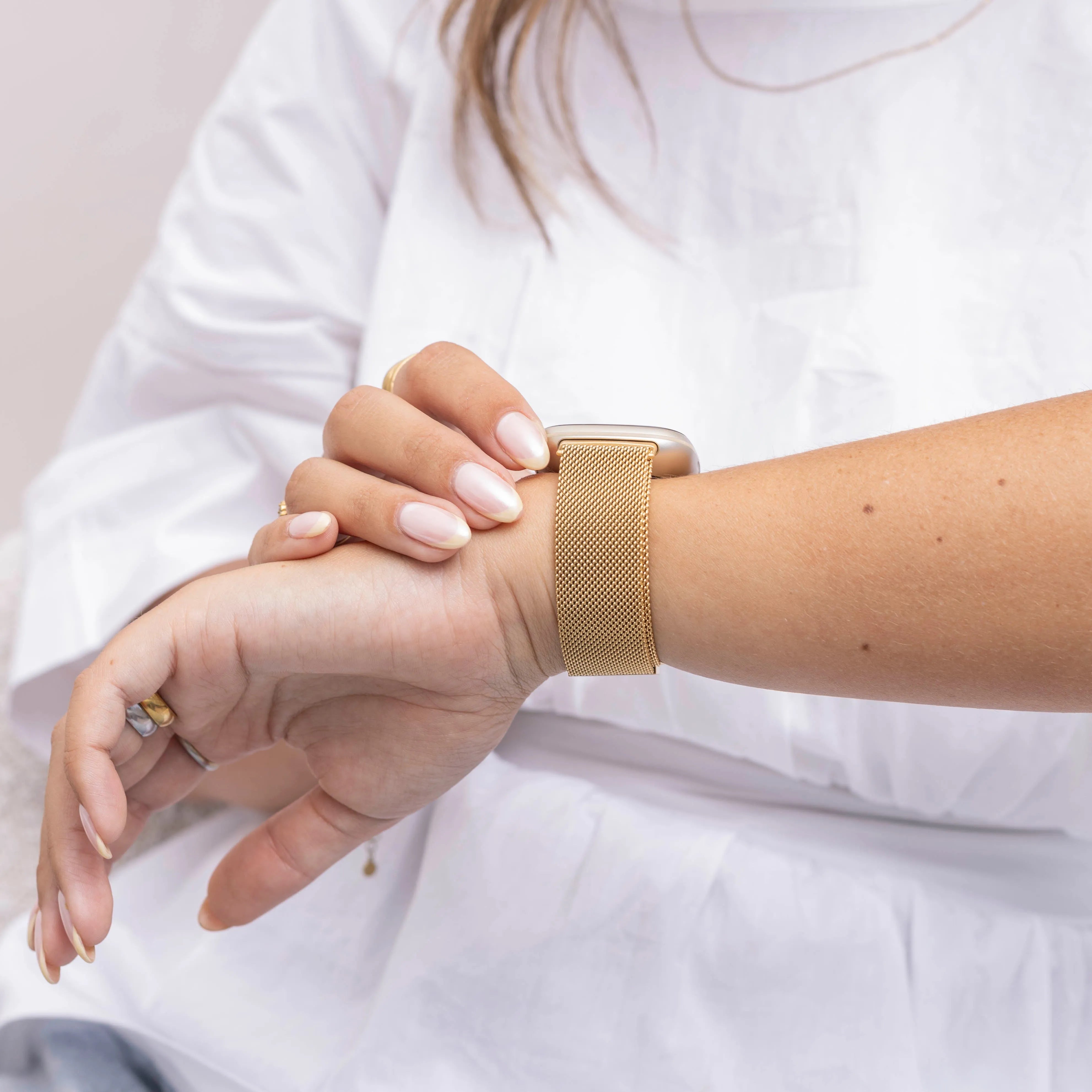 Fitbit Sense Milanese Armband (Gold)