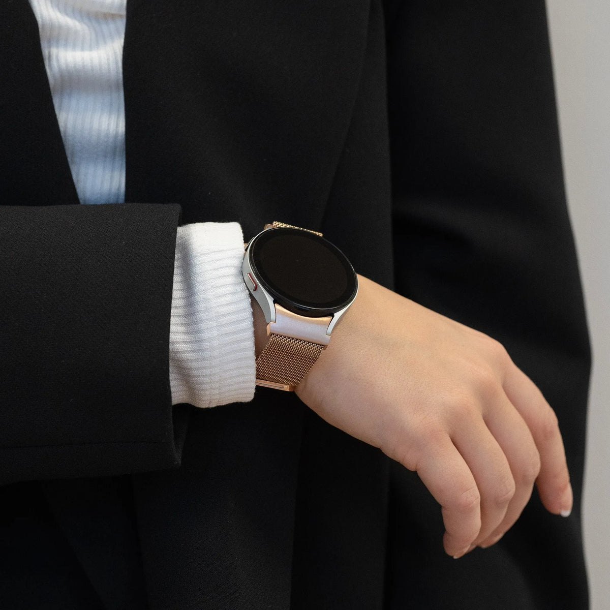 Milanese Loop Strap, champagne, lifestyle photo