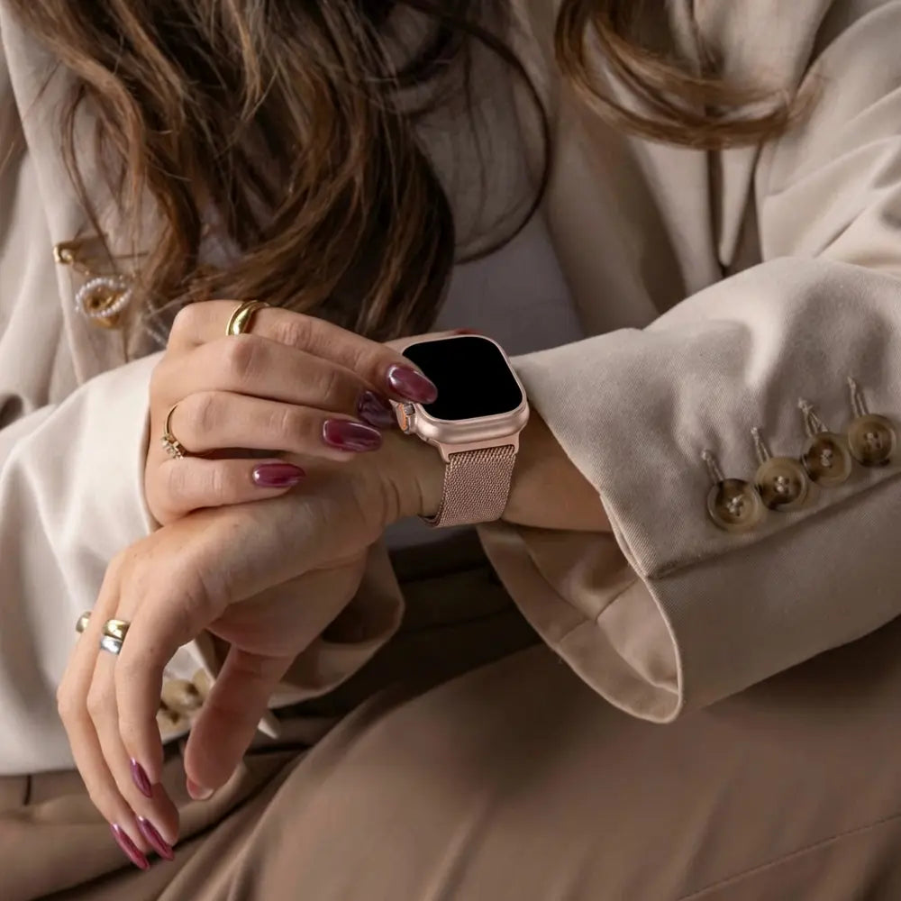Apple Watch Modern Milanese band (roze)
