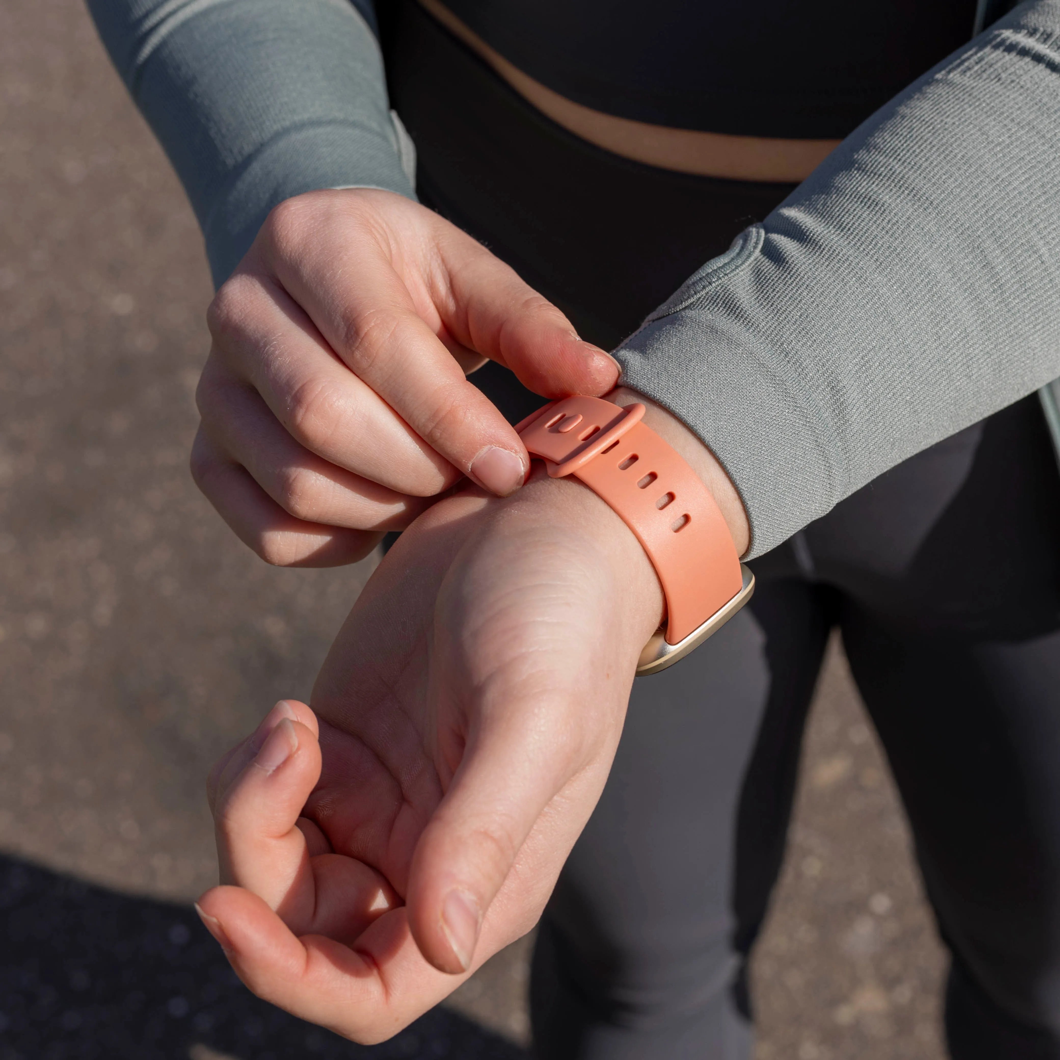 Bracelet silicone classique Fitbit Sense 2 (rose)