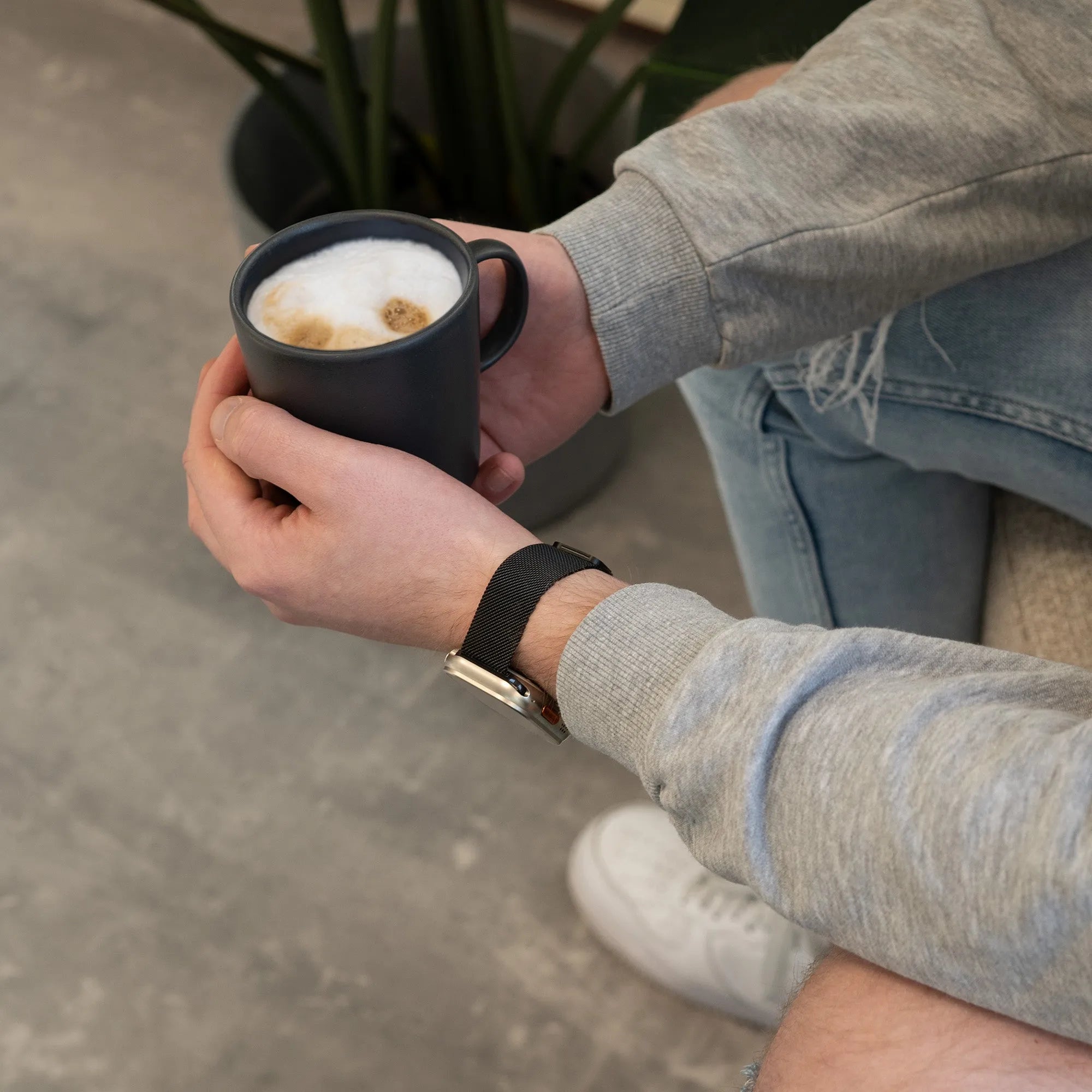 Bandz Apple Watch Milanese Loop Armband (Schwarz)