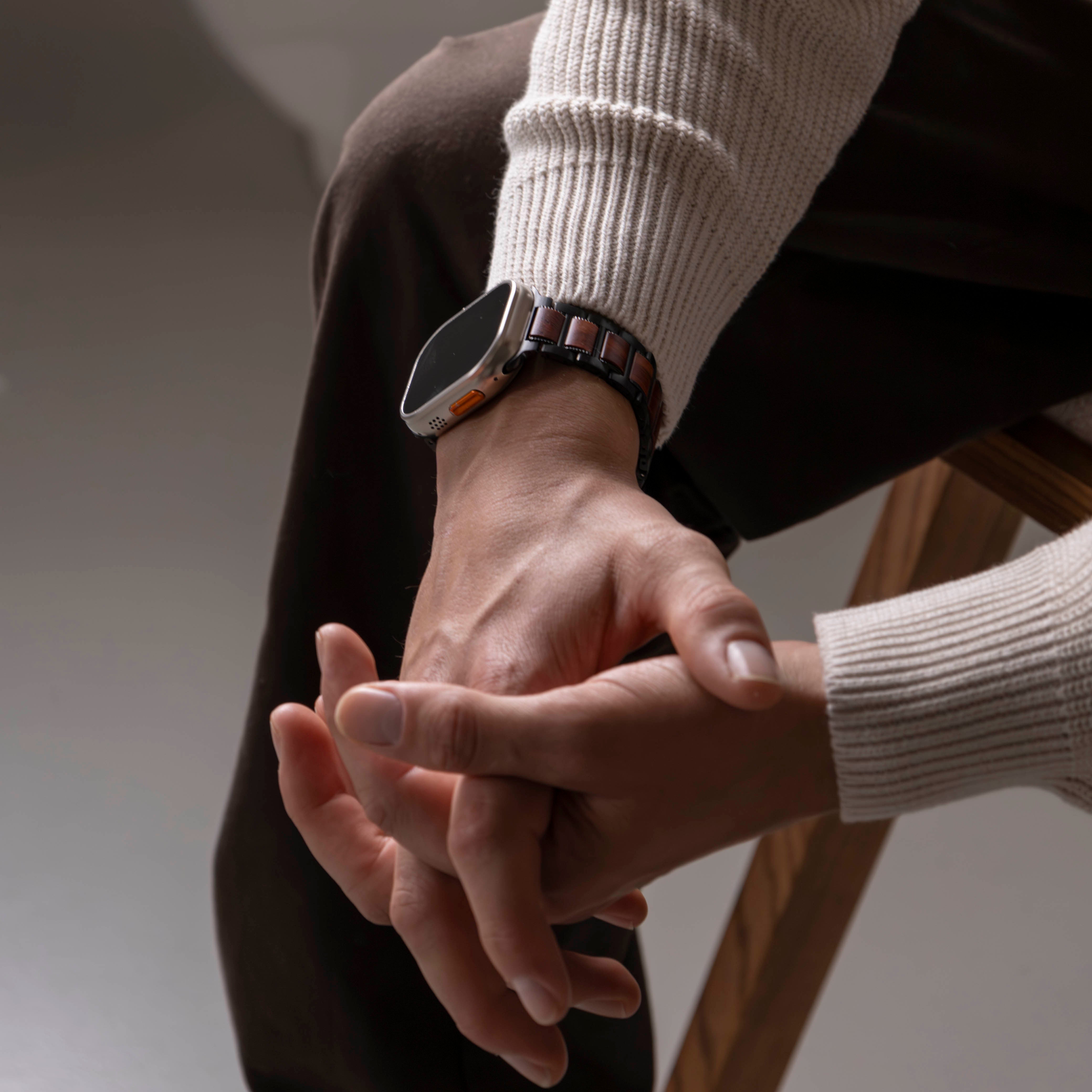 Apple Watch Ultra stalen/houten bandje (zwart/bruin)