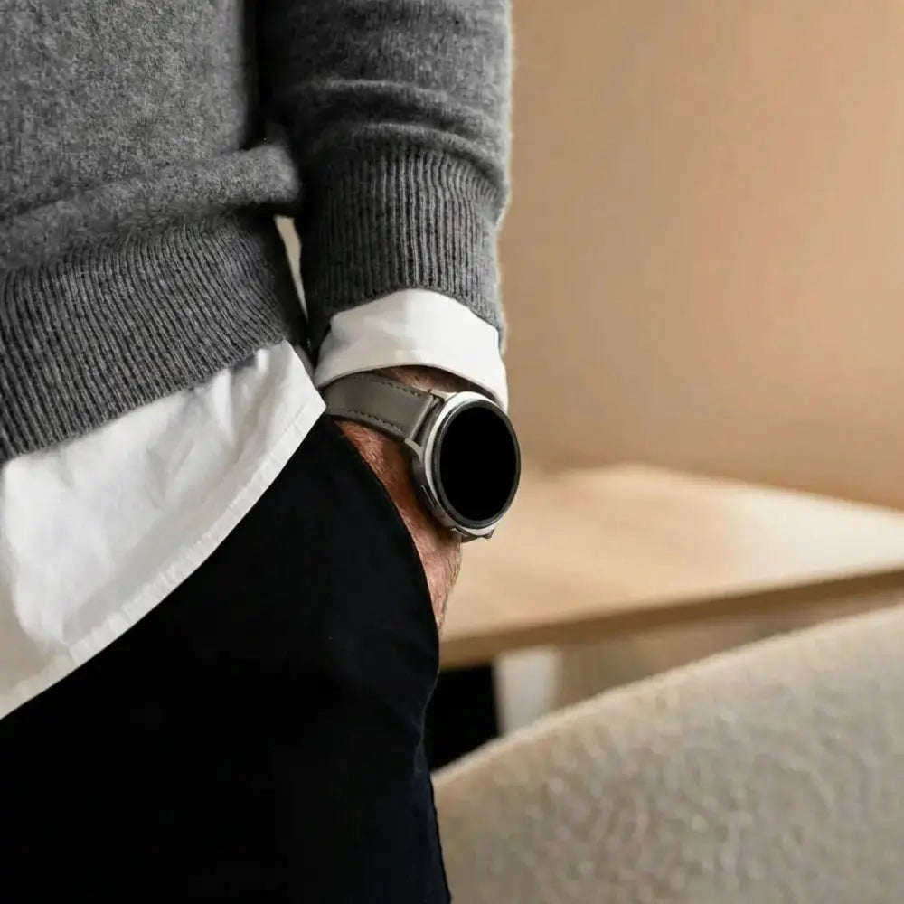 Bandz Bracelet cuir 'Classic' Samsung Galaxy Watch 8 Classic (gris foncé)