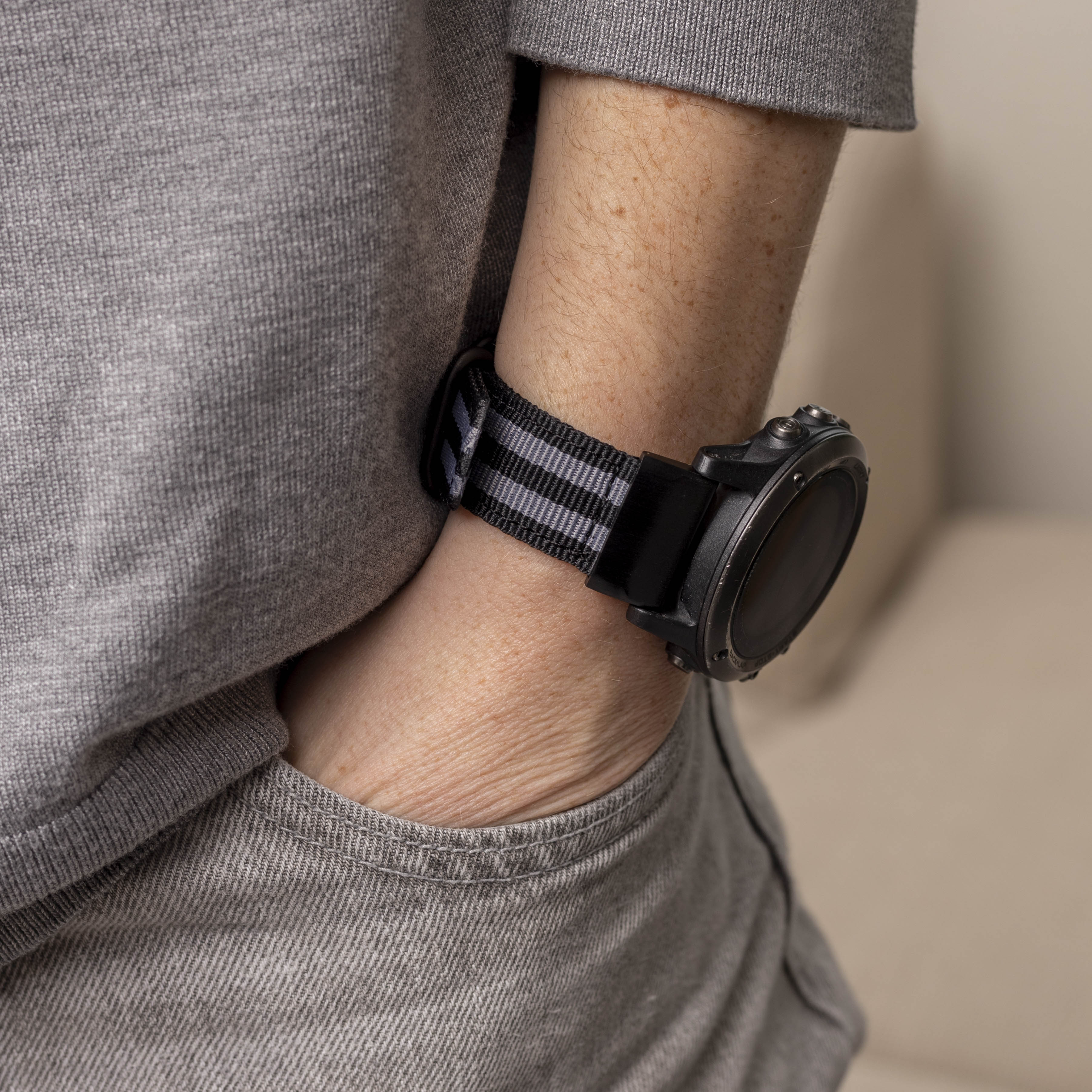 Garmin Instinct 3 - 50mm Nylon Schnallenarmband (Schwarz/Grau)