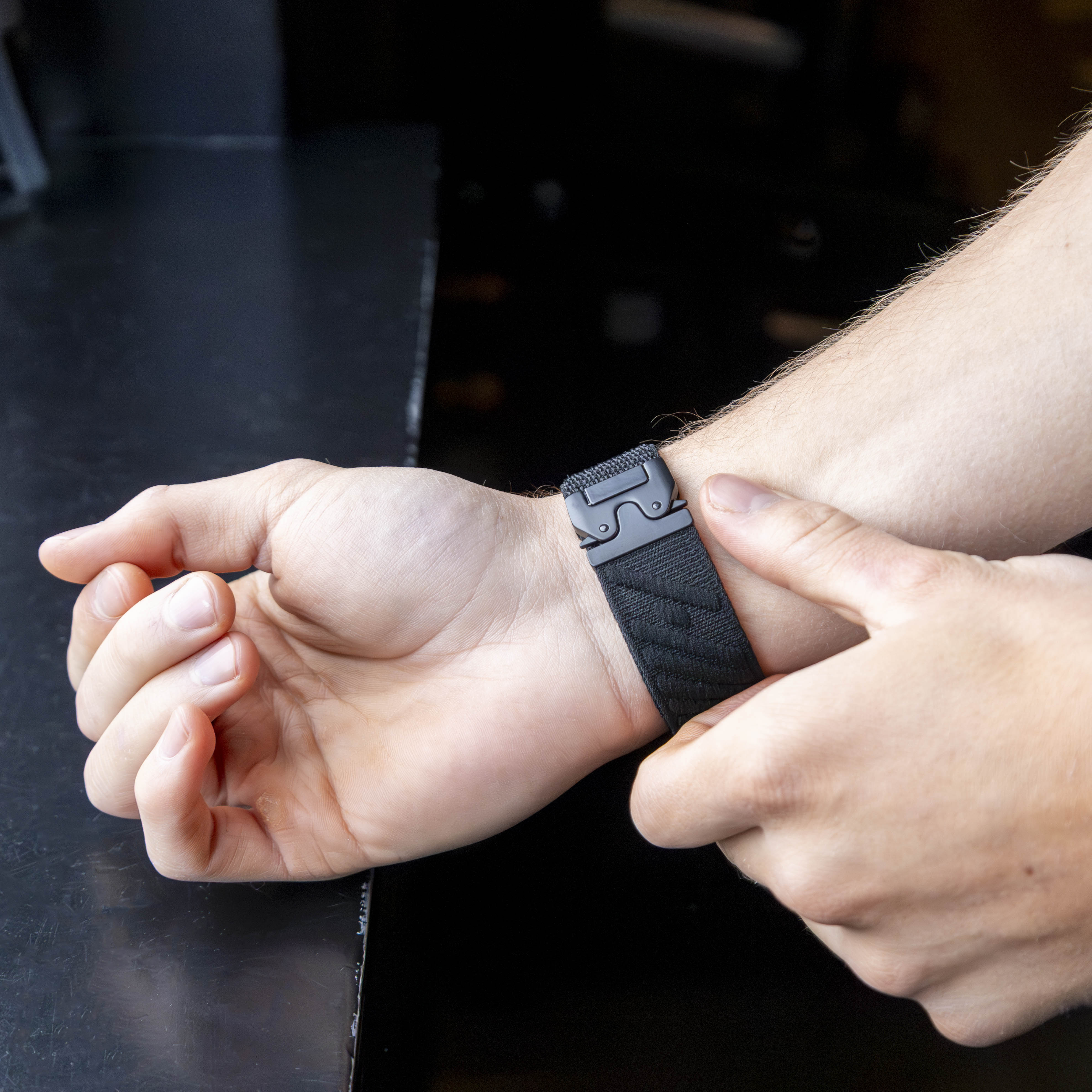 Bandz Bracelet nylon ondulé boucle en P Apple Watch Ultra (noir)
