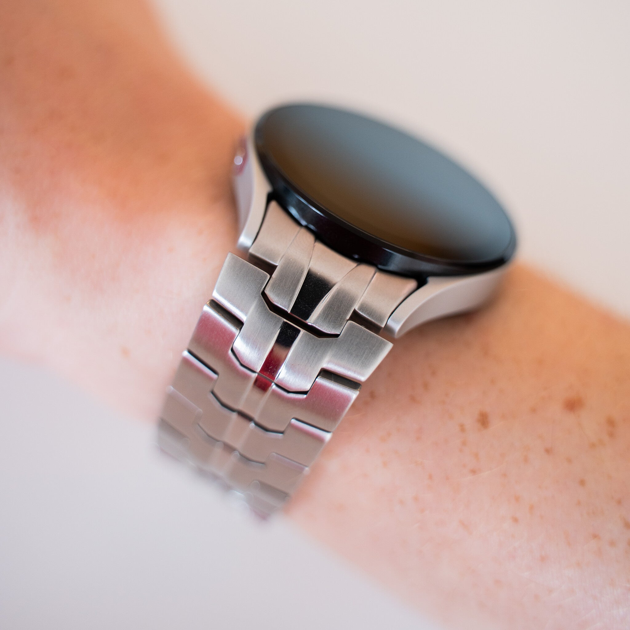 Steel Iron Strap, silver, lifestyle photo