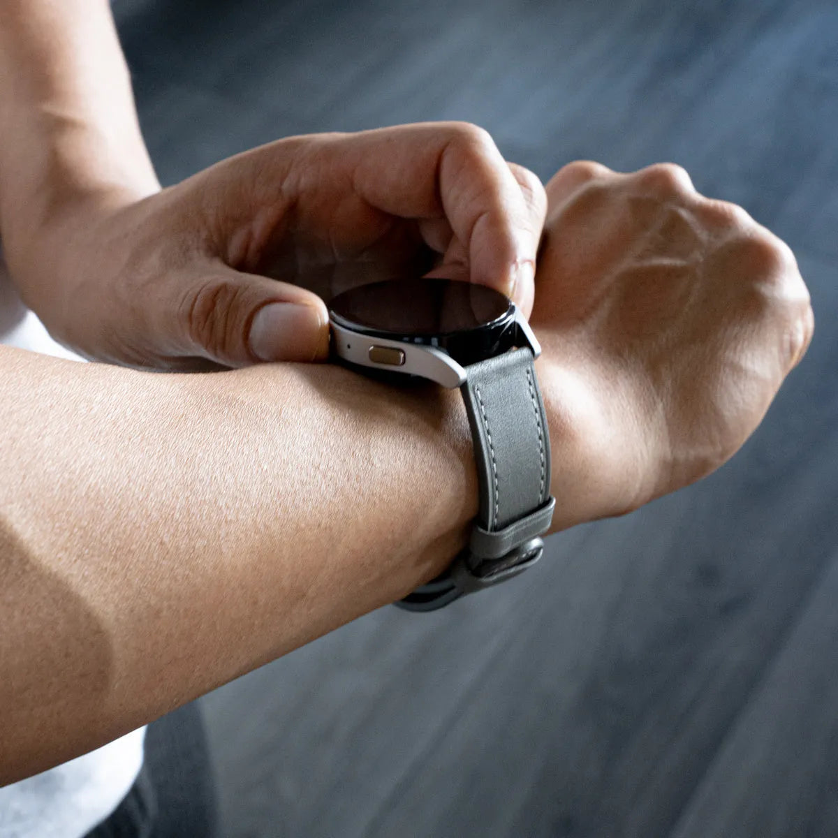 Polar Vantage V3 Modernes Lederarmband (Grau)