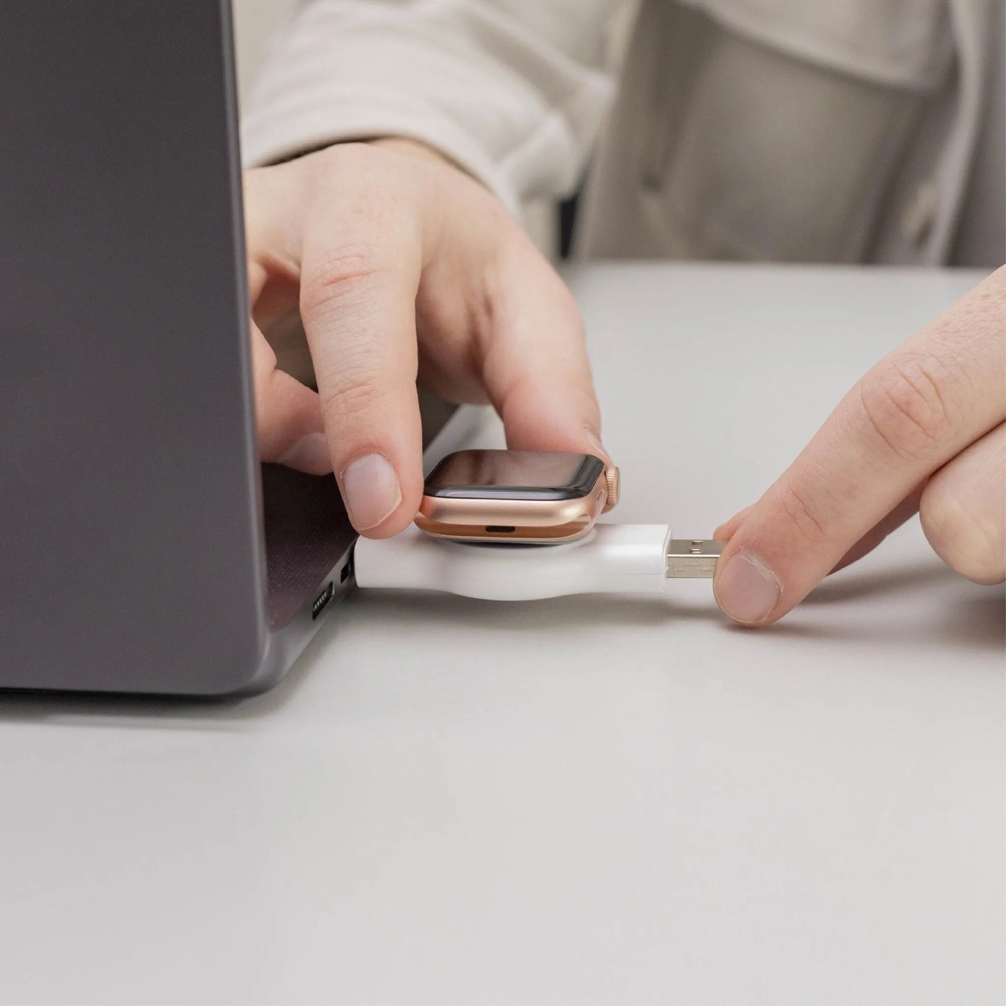 Apple Watch Mini Ladegerät mit USB-A & USB-C Anschluss