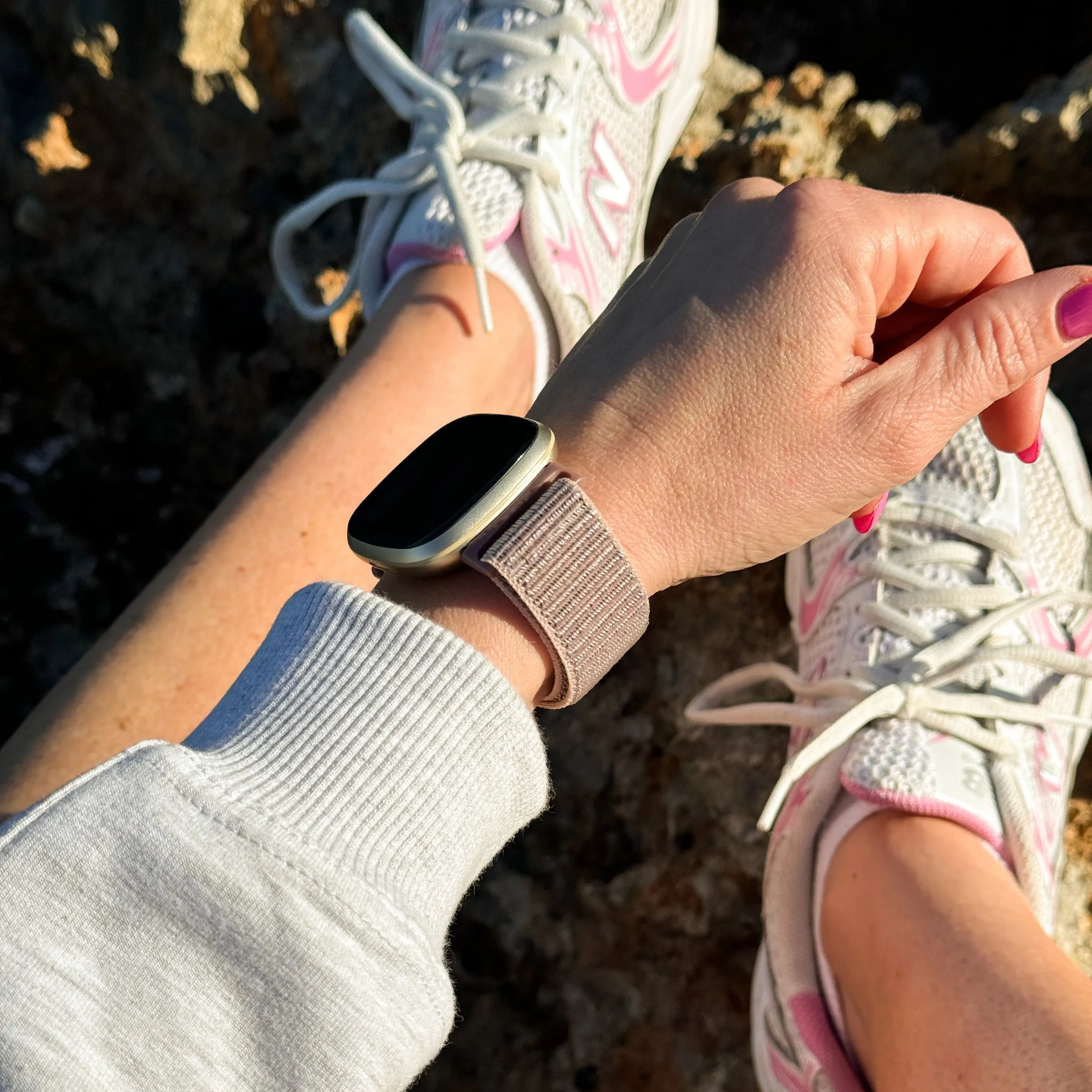 Correa nylon Fitbit Versa 3 (arena rosa)