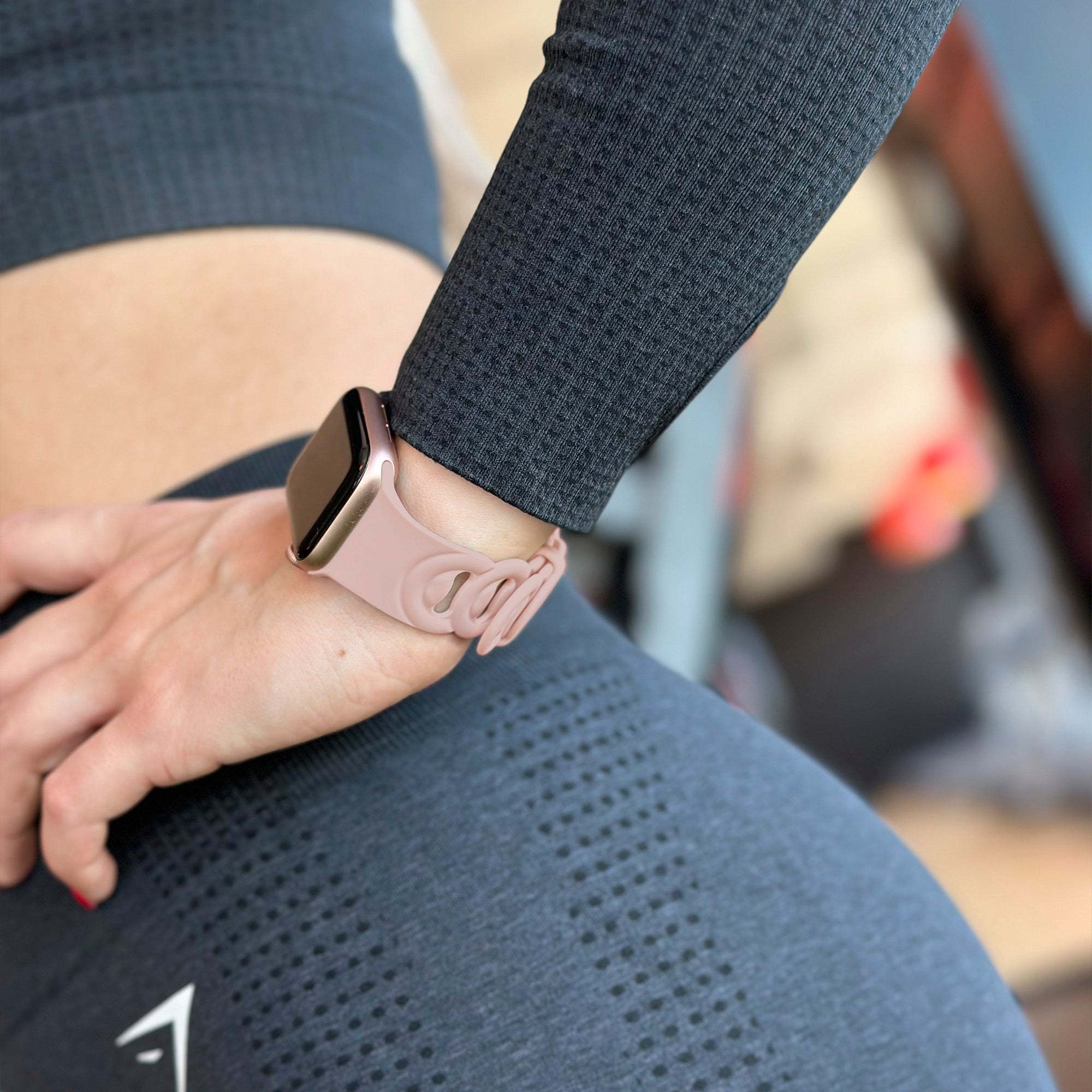 Apple Watch Silicone Chain Strap (Pink)