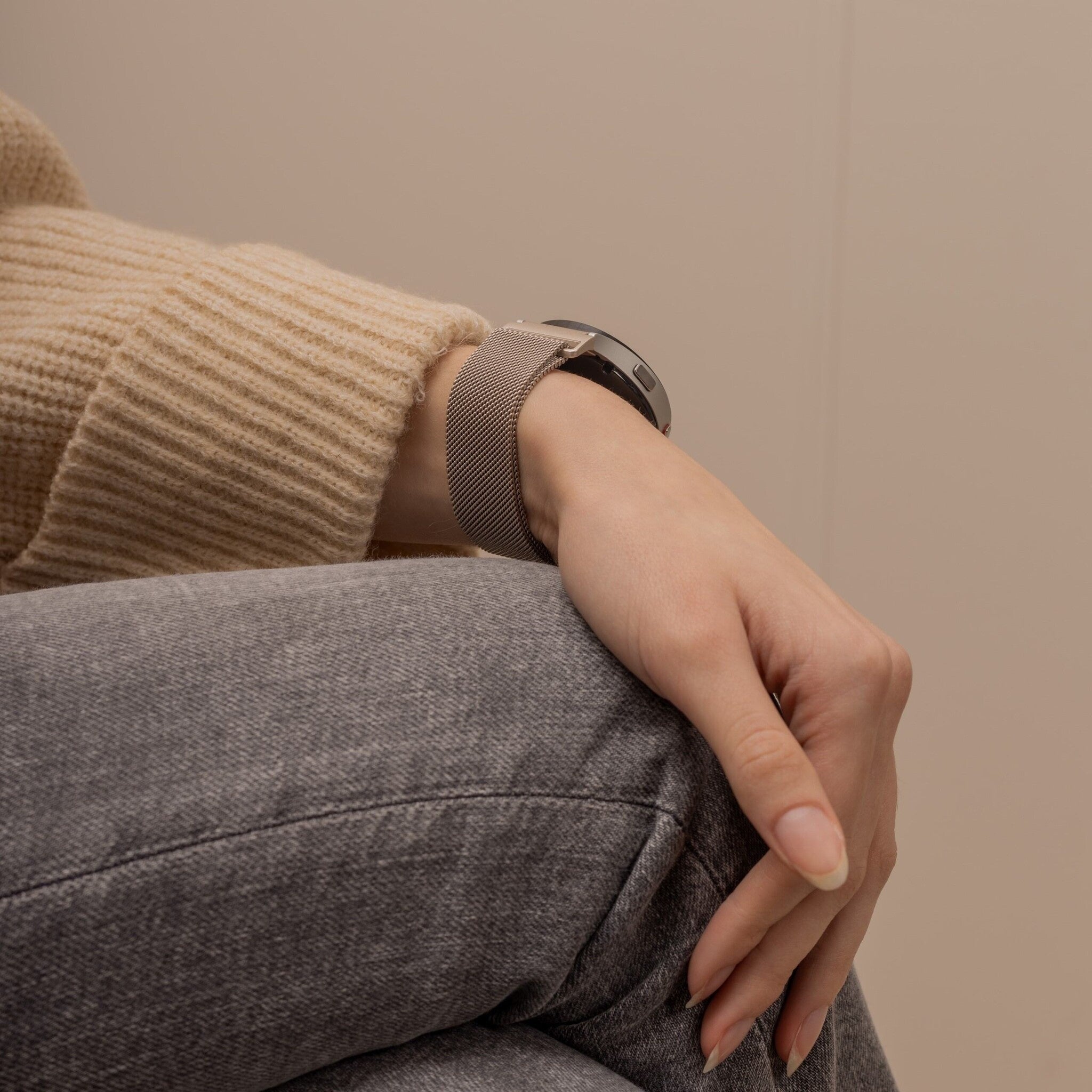 Garmin Vivoactive 4s Milanese Strap (Champagne Gold)