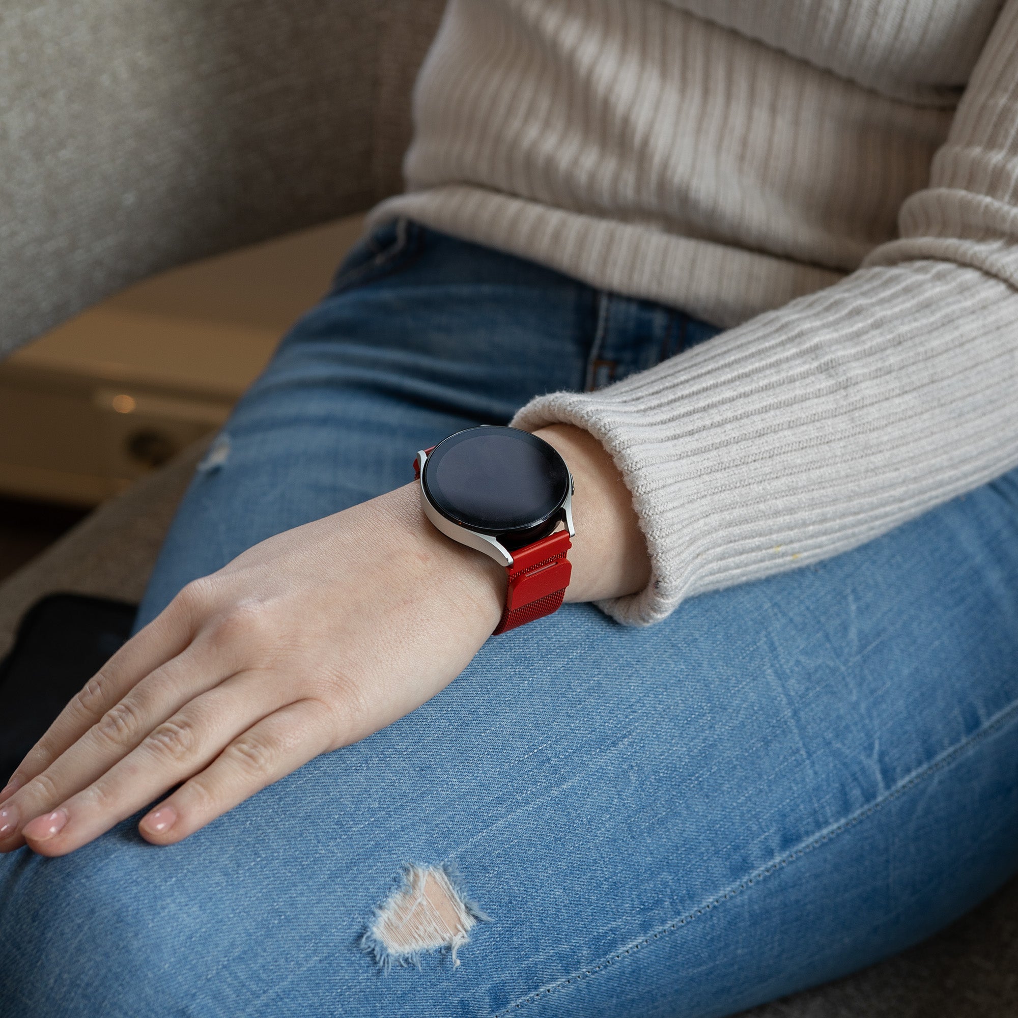 Samsung Galaxy Watch 7 - 40mm Milanese Strap (Red)