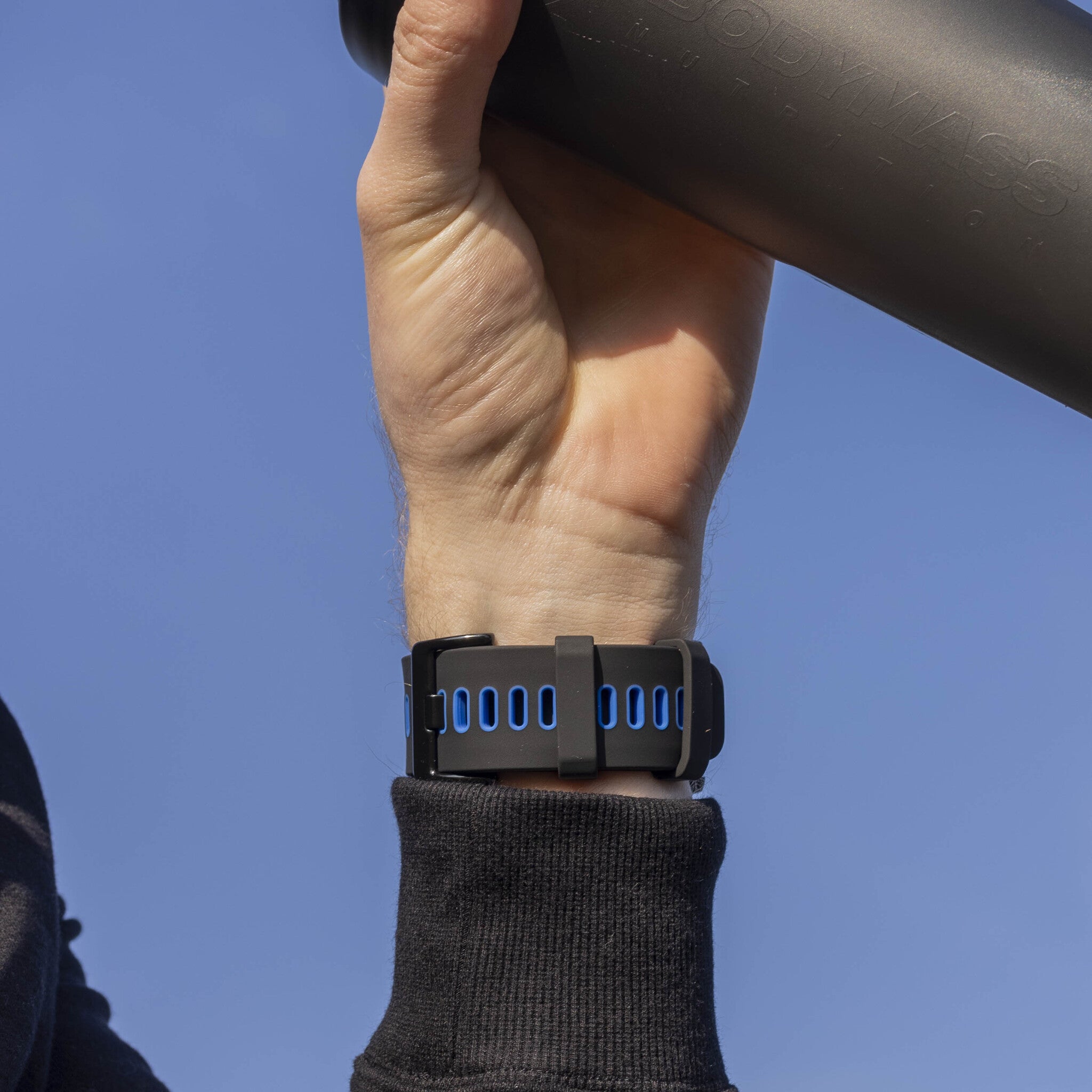 Garmin Fenix 8 Pro - 51mm Sport Armband mit Schnalle (Schwarz/Blau)
