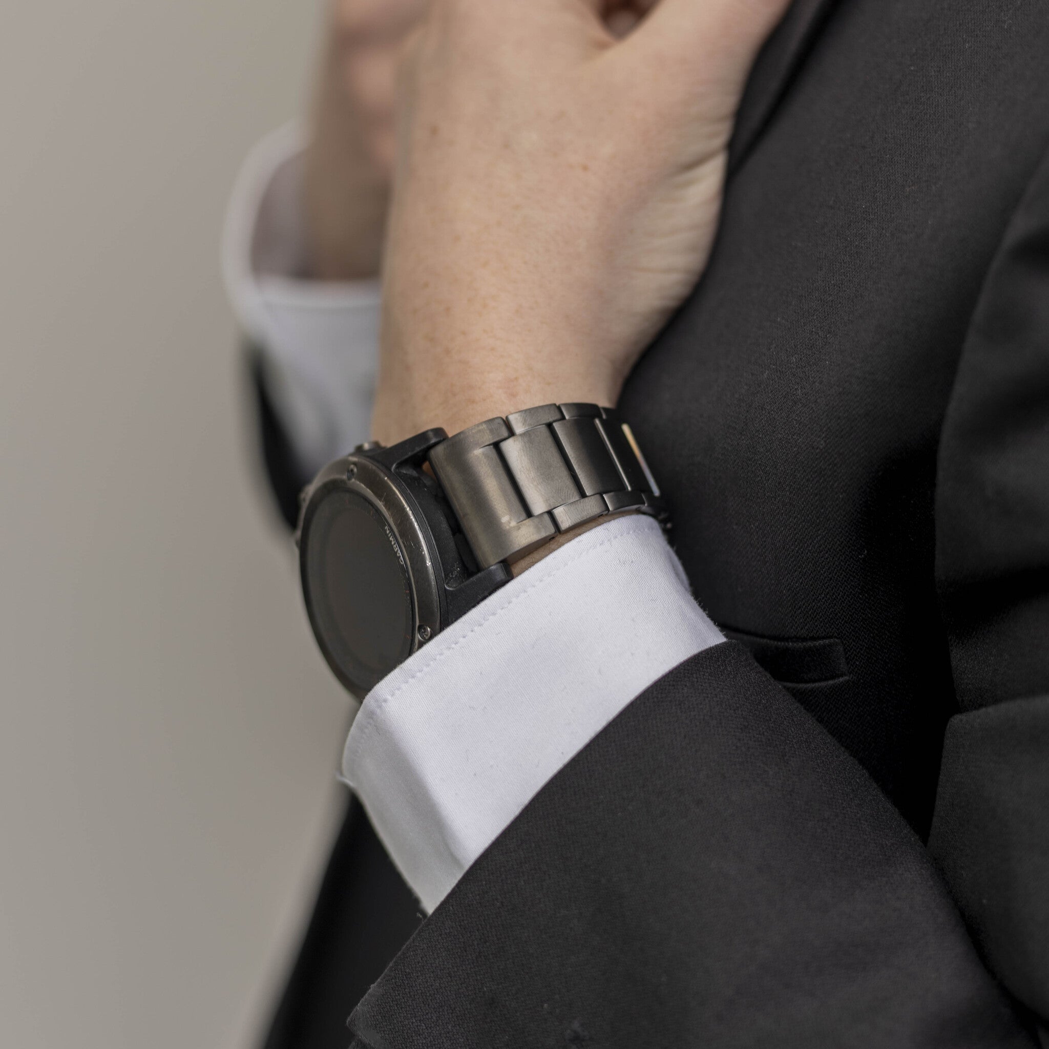 Garmin Fenix E magnetisches Titanarmband (Graphit)