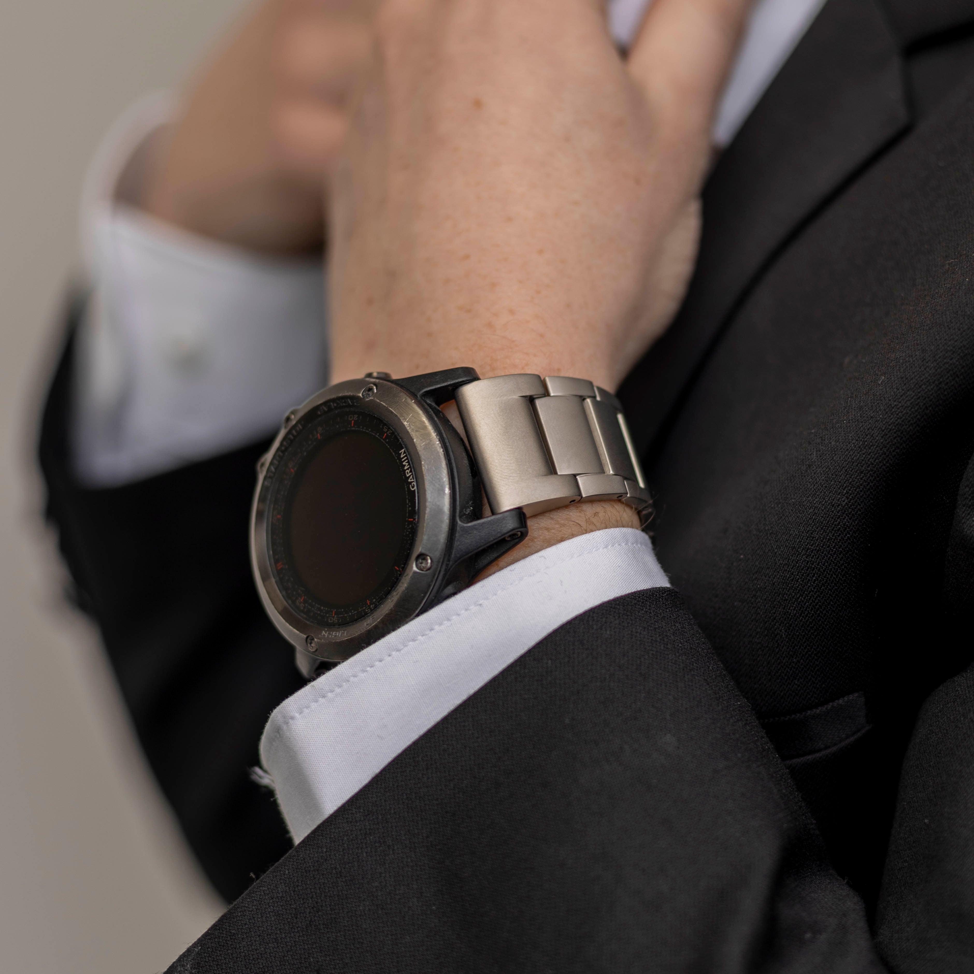 Garmin Fenix 7x Magnetisches Titanarmband (Titan)