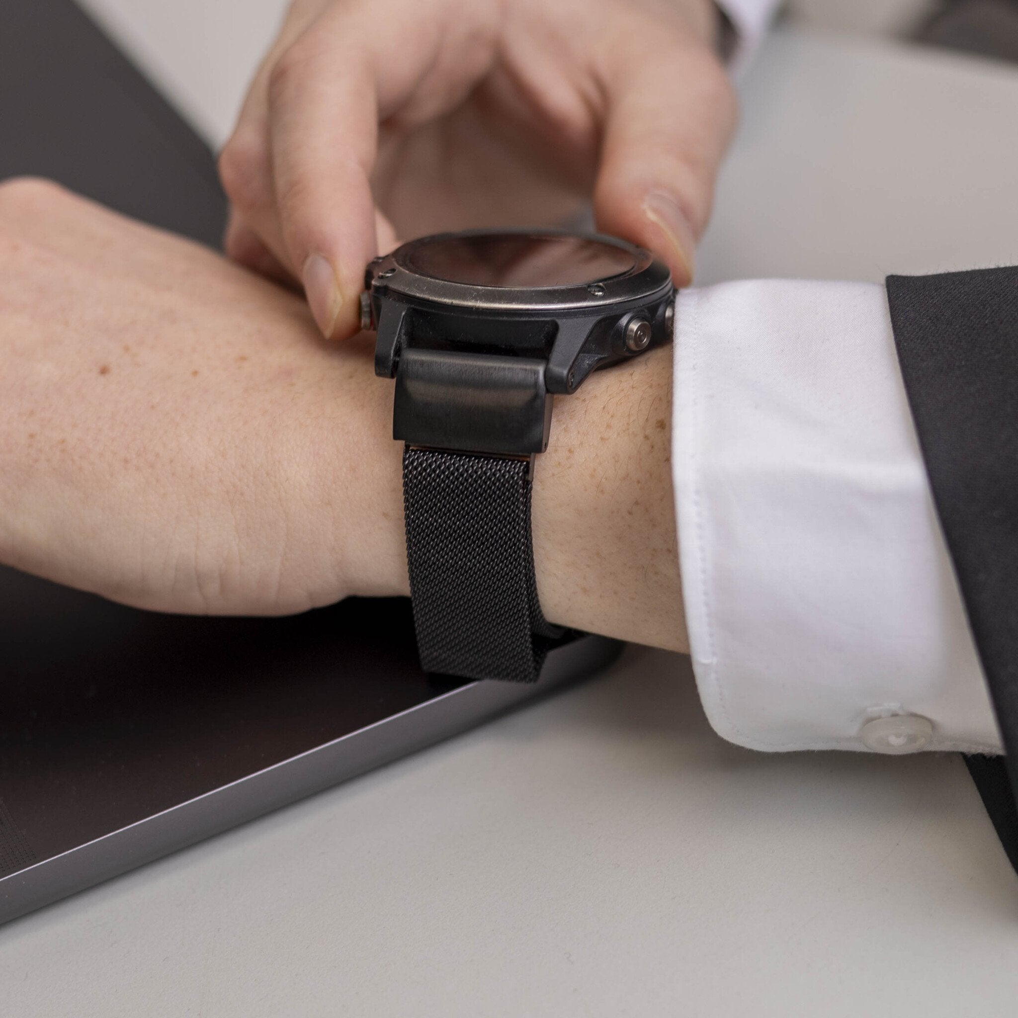 Garmin Descent MK2(i) Milanese Strap (Black)